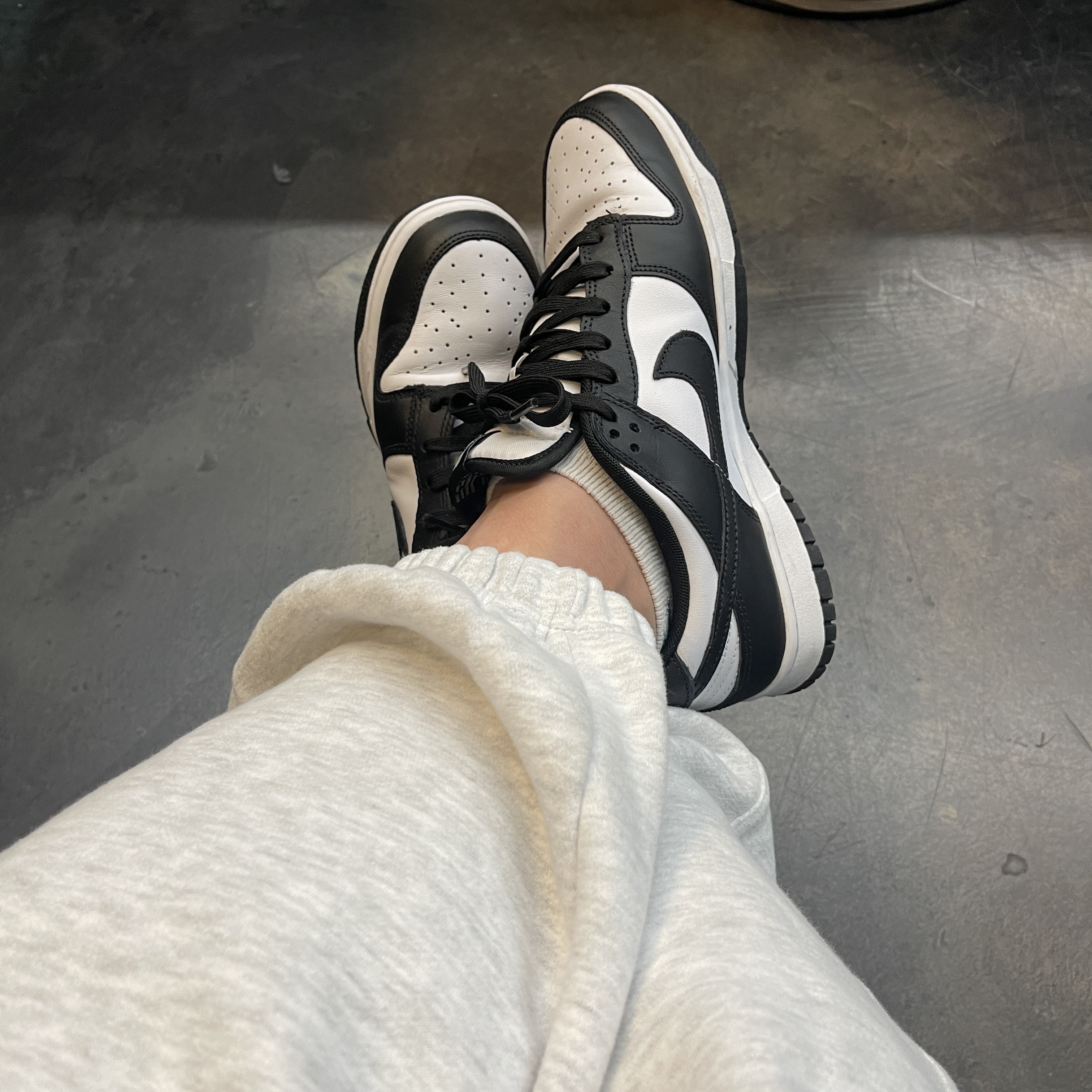 Nike Dunk Low Retro Black 착용 스타일