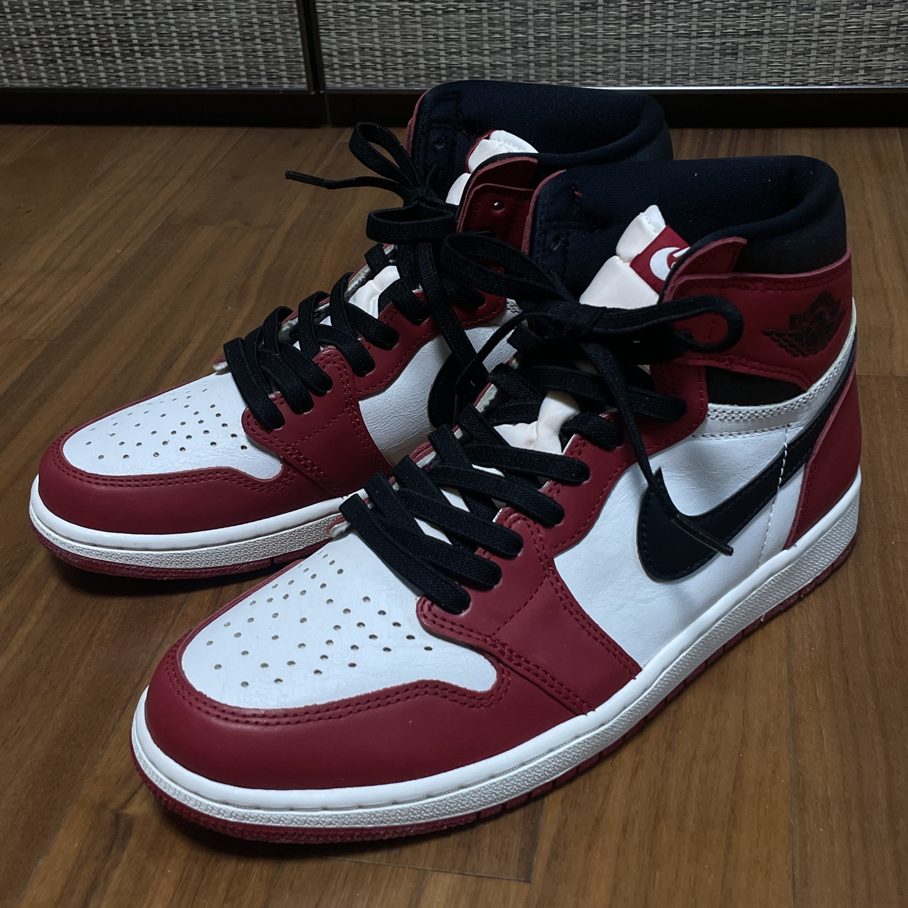 Jordan 1 Retro High OG Chicago 2022, Jordan 1 Retro High OG Patent Bred 착용 스타일 - 1