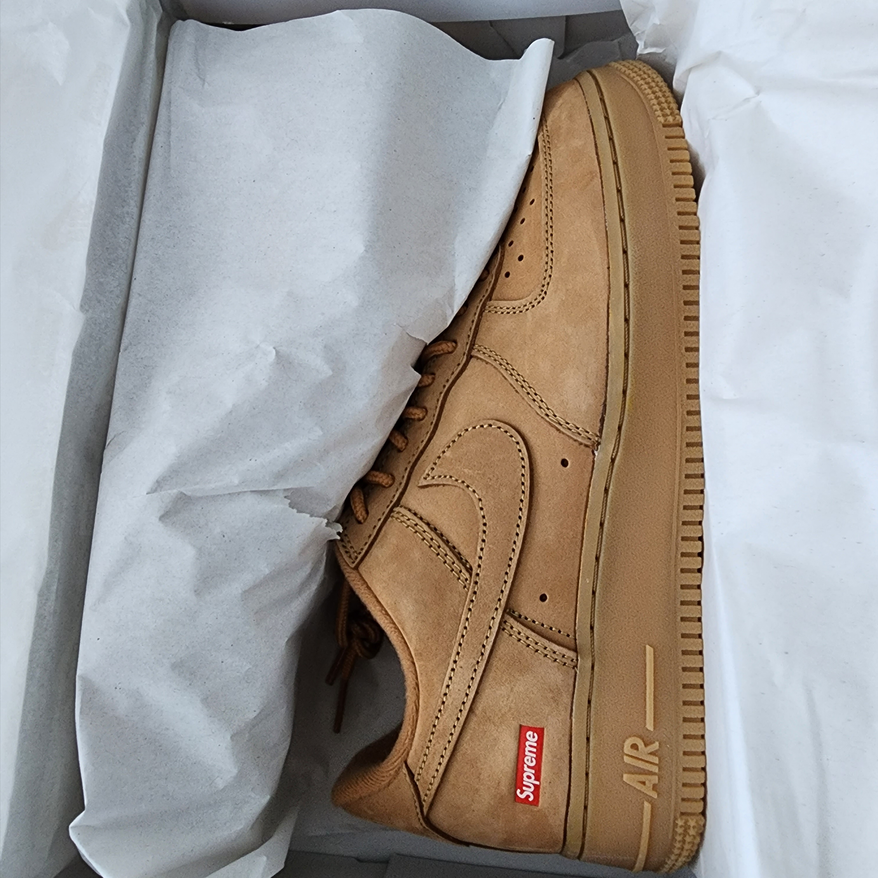 Nike x Supreme Air Force 1 Low Flax 착용 스타일