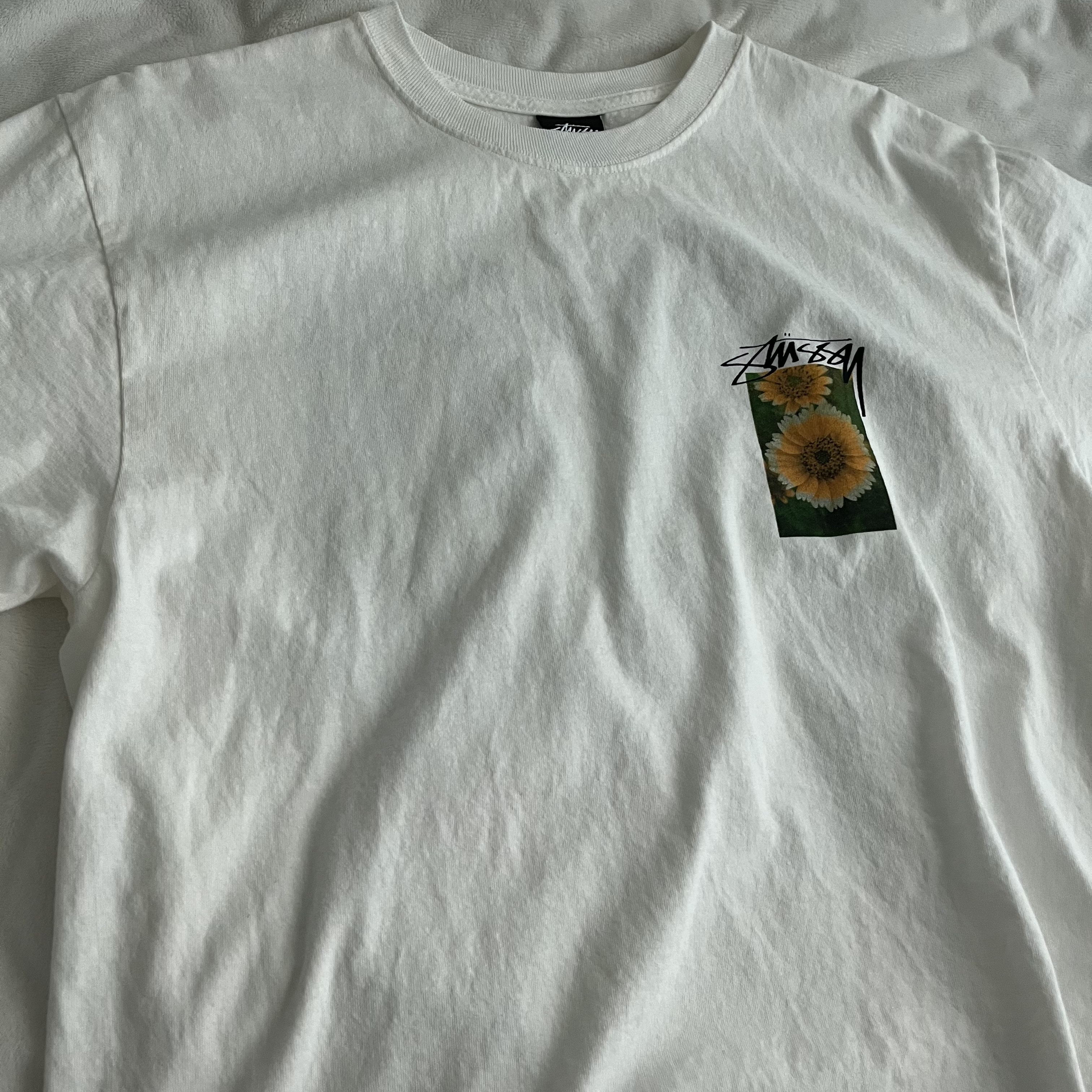Stussy Flower Grid Pigment Dyed T-Shirt Natural 착용 스타일 - 1