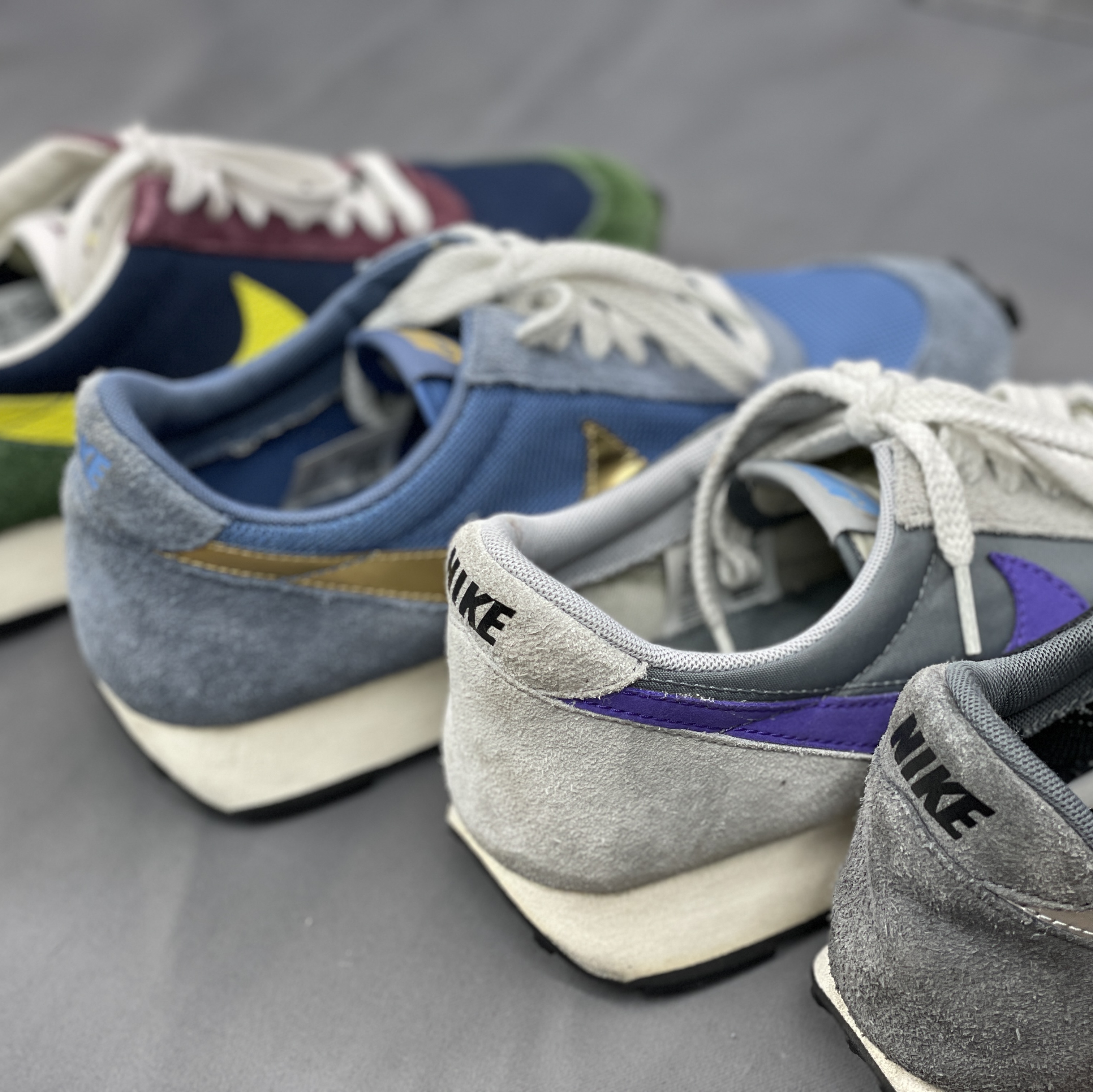 Nike Daybreak SP Cool Grey Hyper Grape, Nike Daybreak SP Black Metallic Silver 착용 스타일