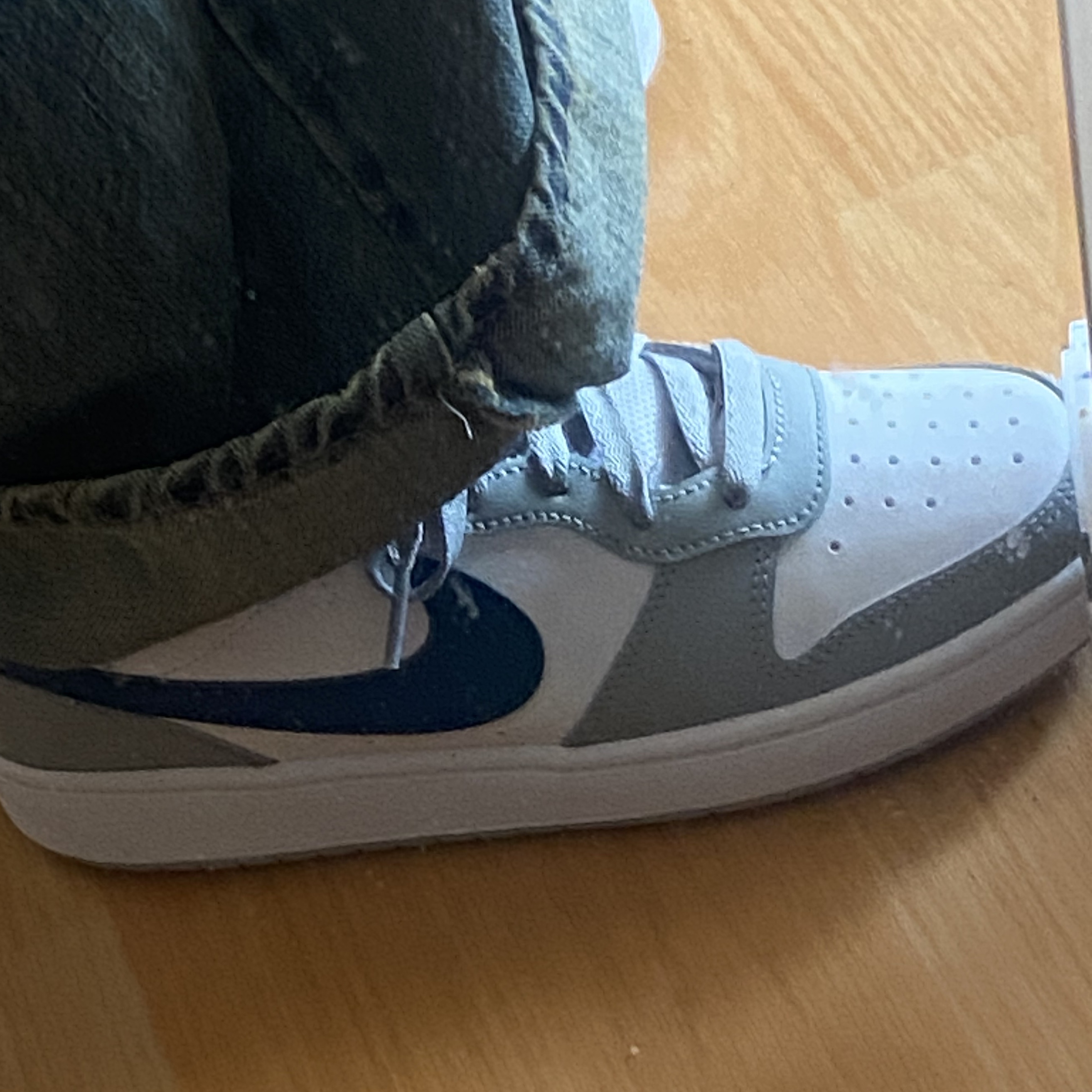 (GS) Nike Court Borough Low 2 Light Smoke Grey 착용 스타일 - 3