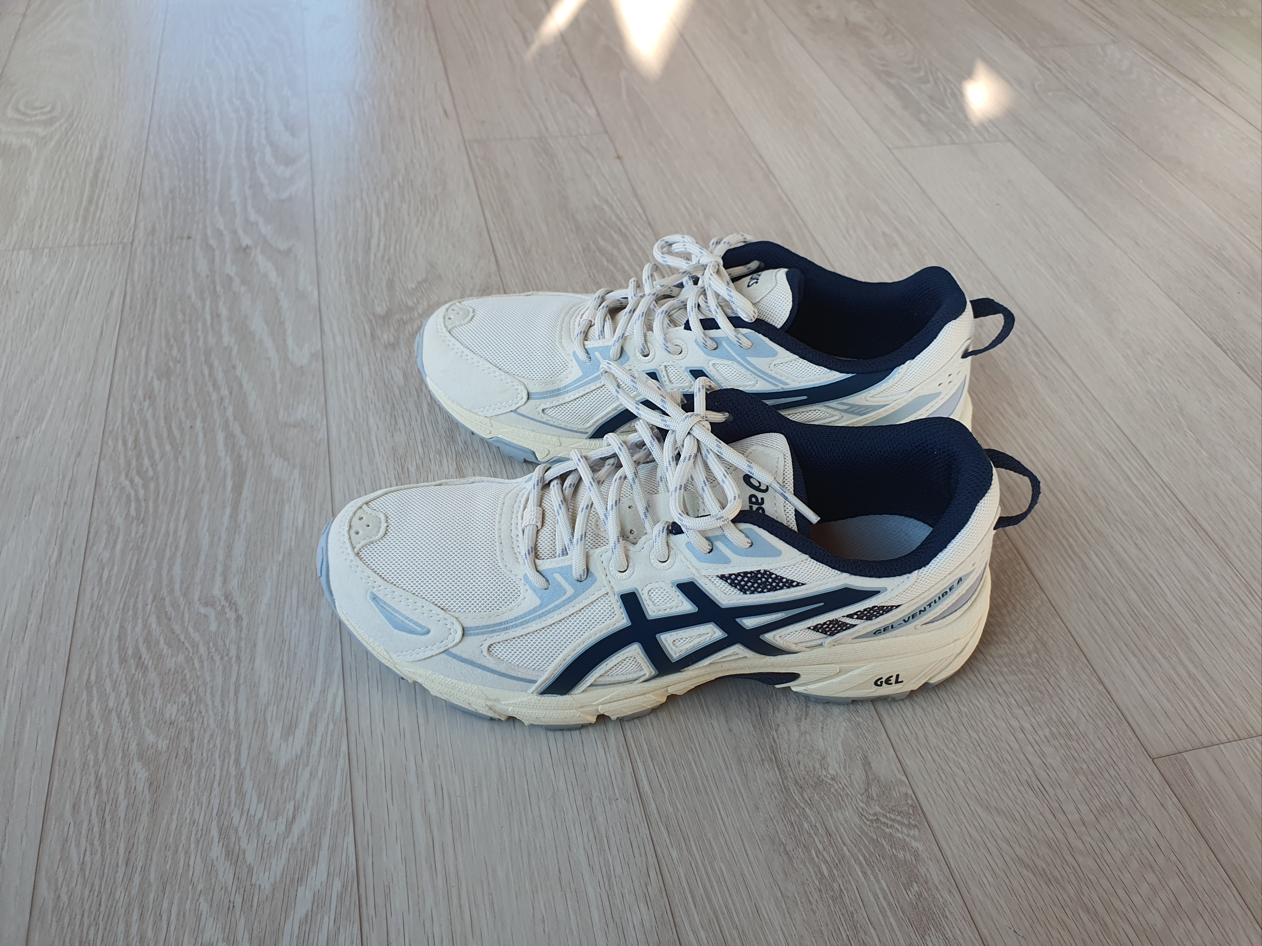 Asics Gel-Venture 6 SPS Birch French Blue 착용 스타일 - 5