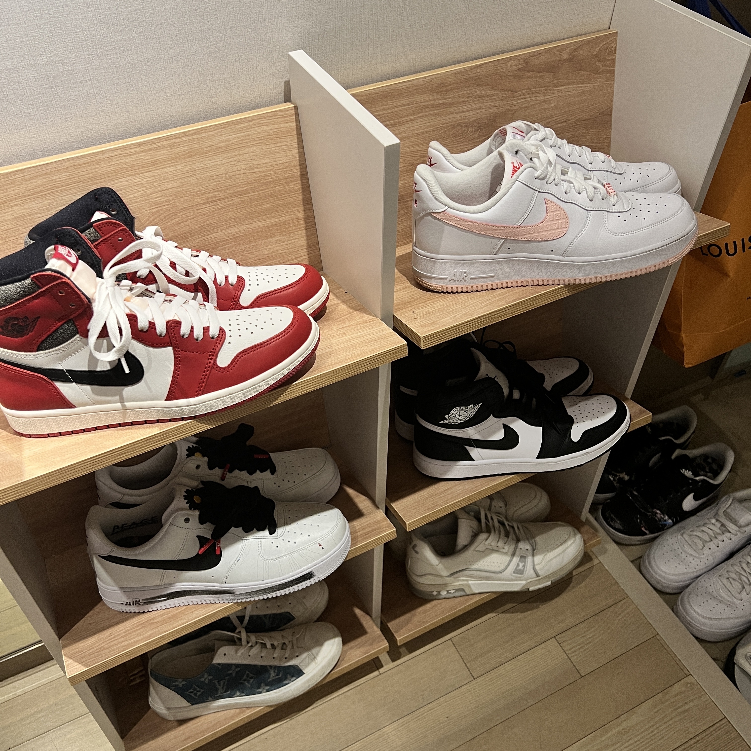 Nike Air Force 1 '07 Valentine's Day 2022, Jordan 1 High Golf White Black 착용 스타일