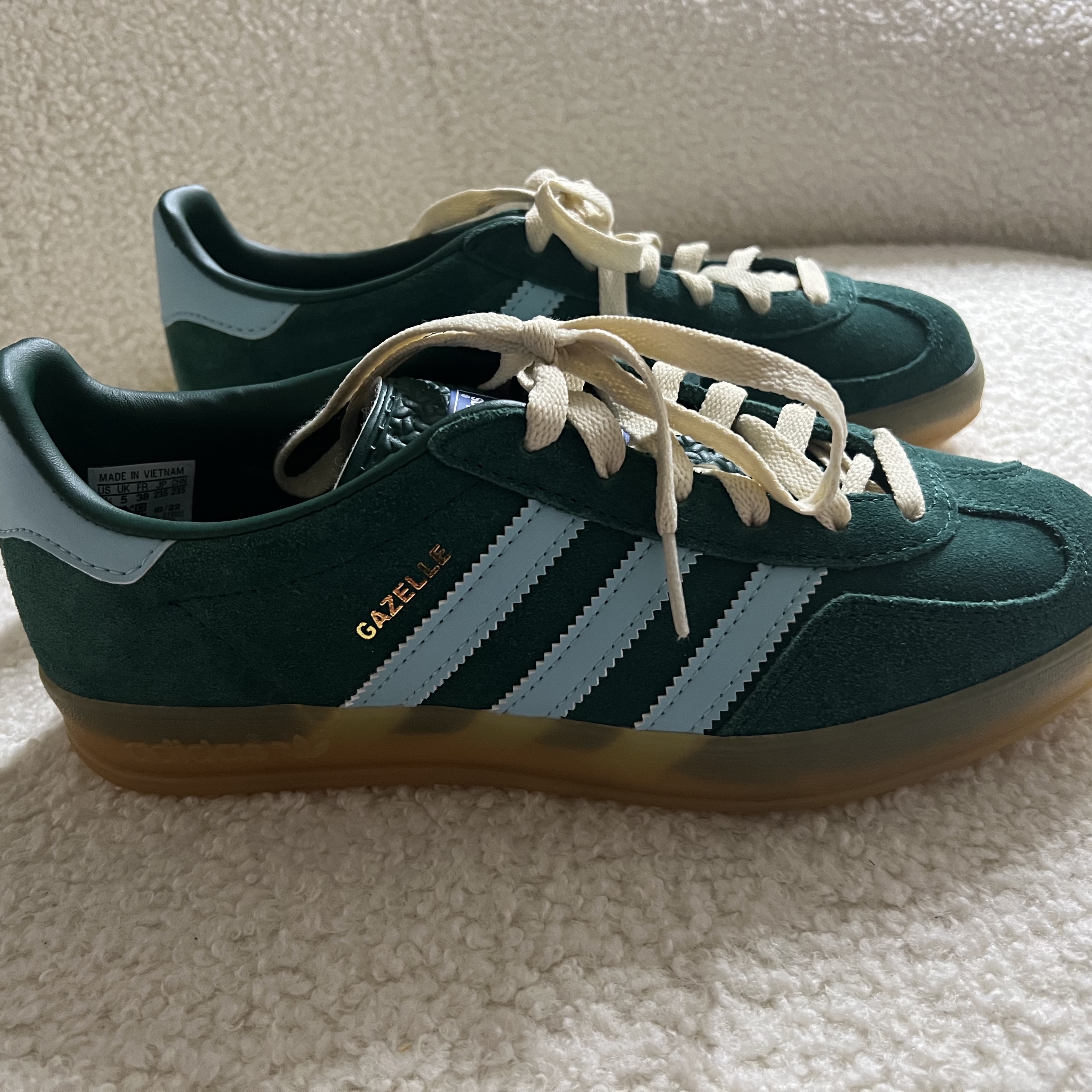 Adidas Gazelle Indoor Collegiate Green Hazy Sky 착용 스타일