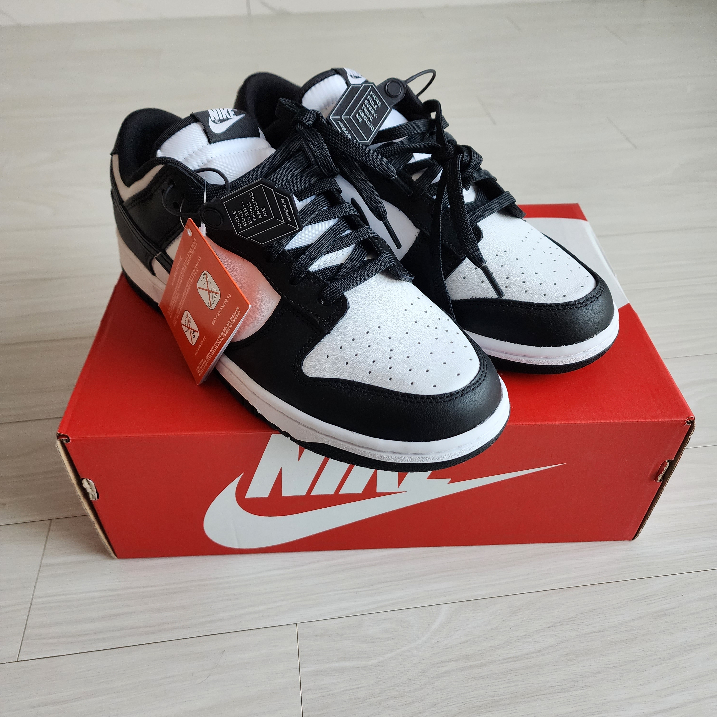 Nike Dunk Low Retro Black 착용 스타일
