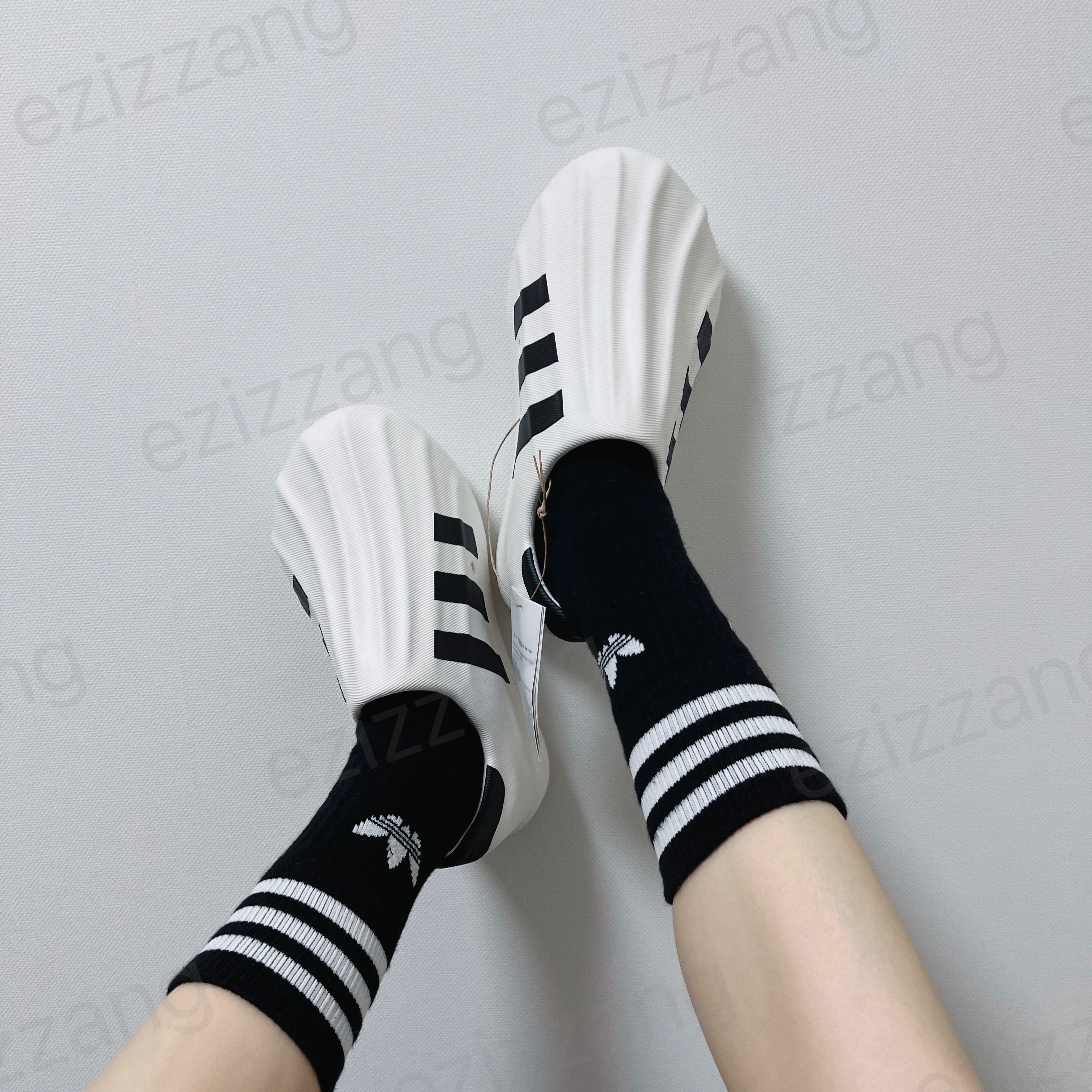 Adidas Adifom Superstar Core White 착용 스타일 - 1