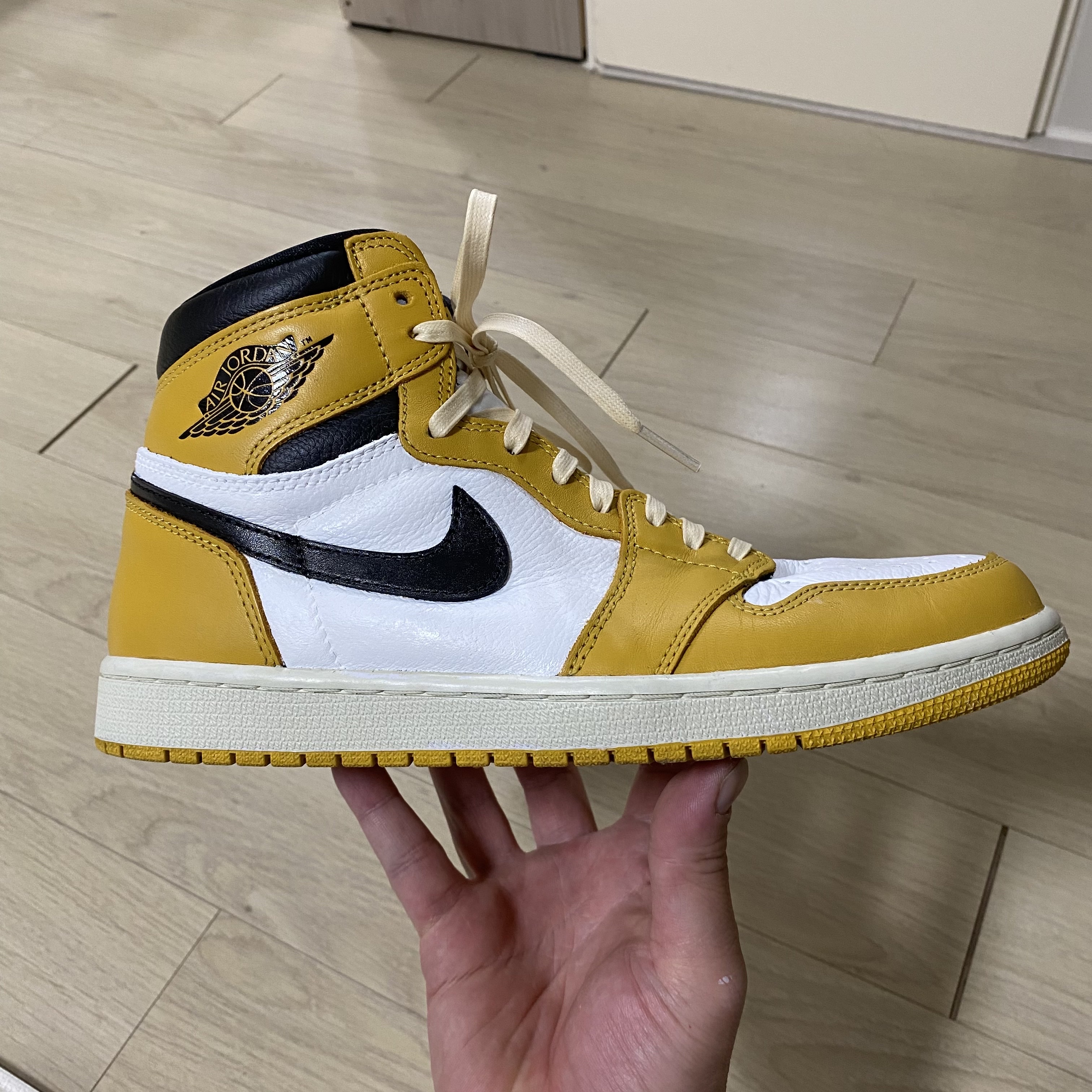 Jordan 1 Retro High OG Pollen 착용 스타일 - 1