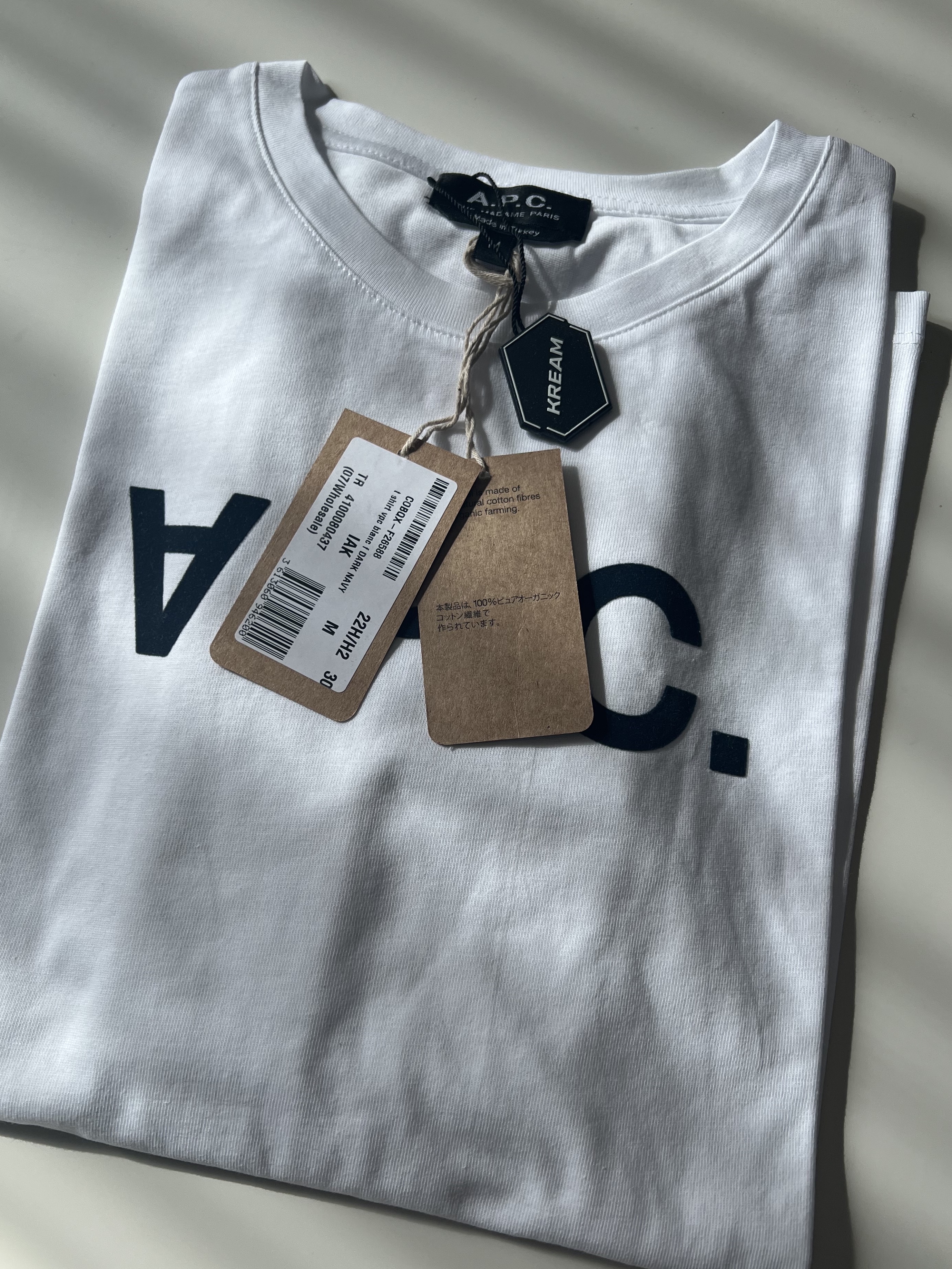 (W) A.P.C. VPC T-Shirt White Dark Navy 착용 스타일