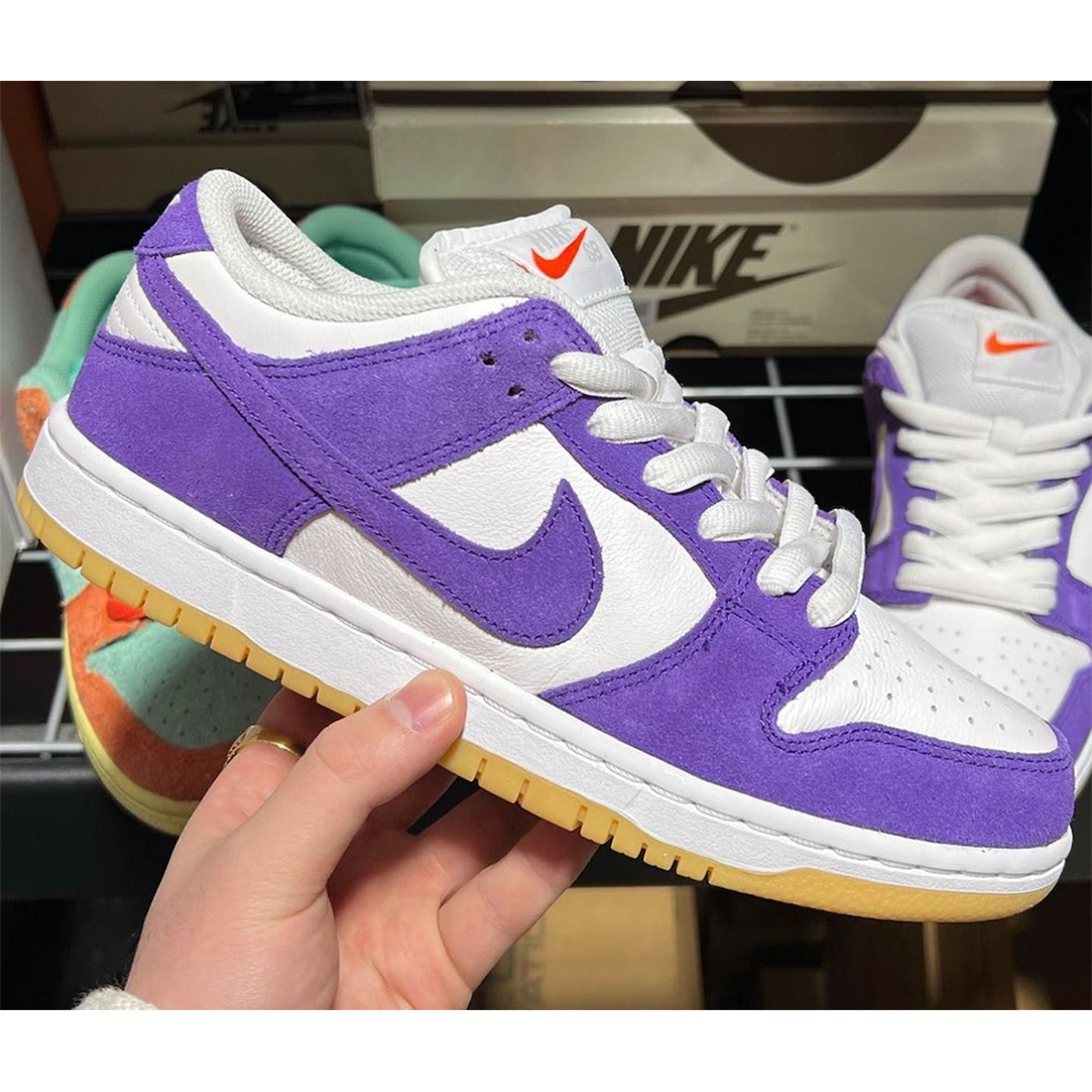 Nike SB Dunk Low Pro Premium Deep Royal Blue, Nike Dunk Low Pro SB Wolf Grey White 착용 스타일 - 4