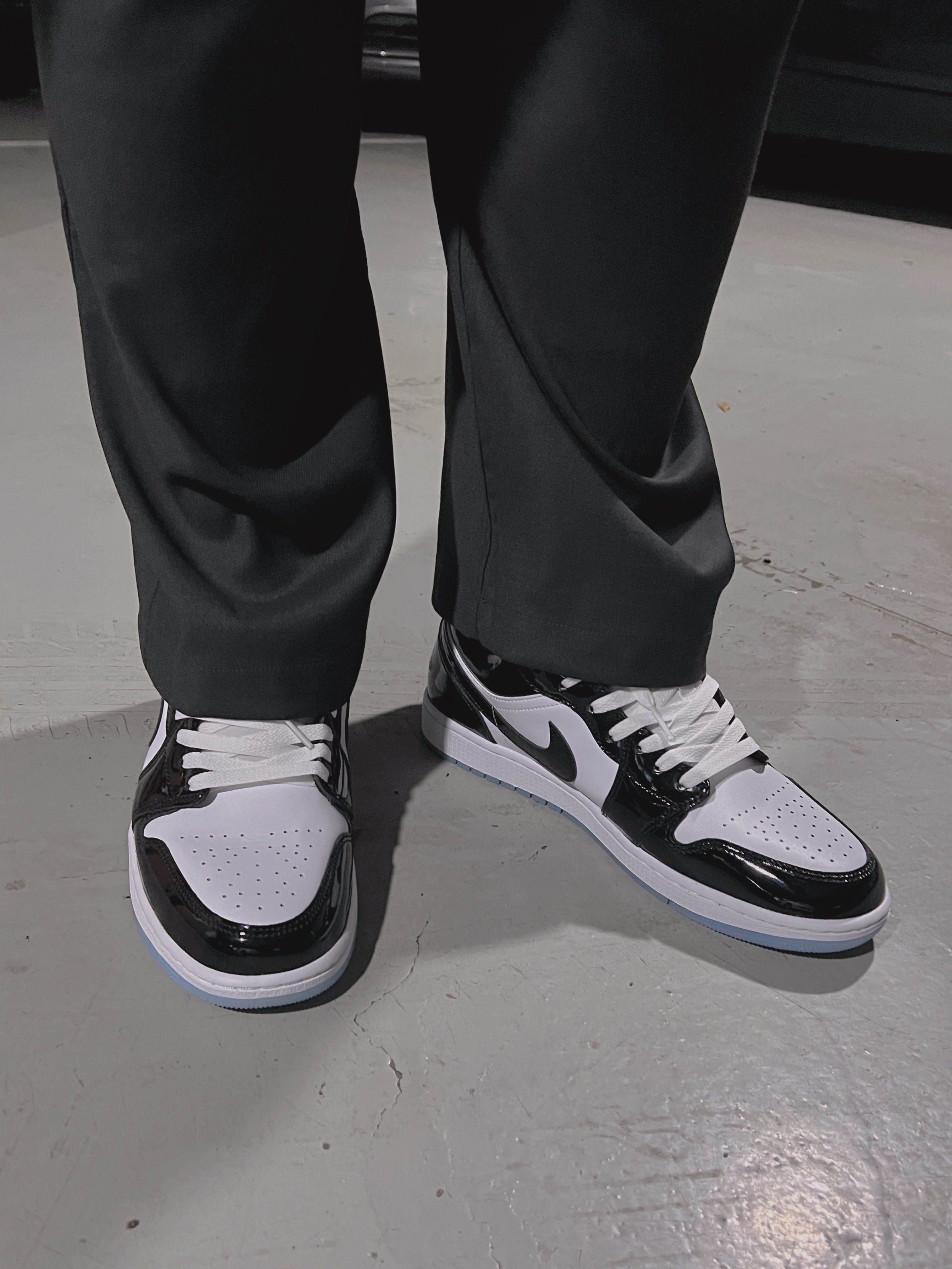 Jordan 1 Low SE Concord, Bottega Veneta Padded Tech Cassette Black 착용 스타일 - 4