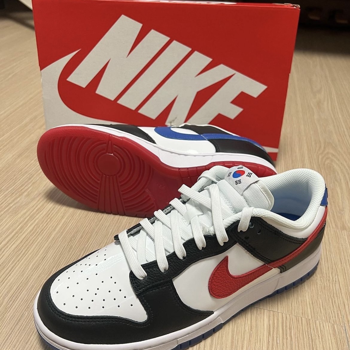 Nike Dunk Low SE Seoul (With Special Gift) 착용 스타일