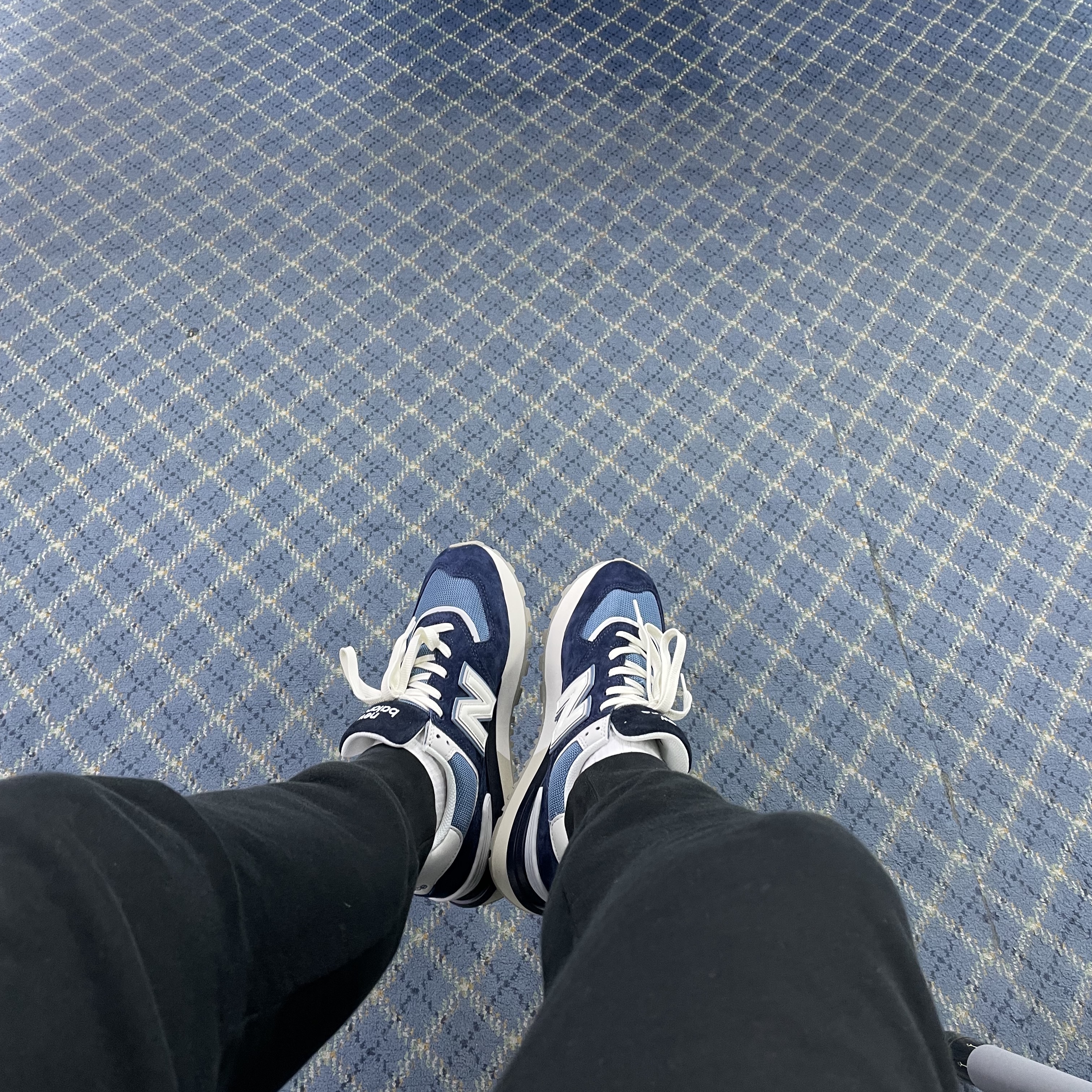 New Balance 574 Legacy Navy Sea Salt 착용 스타일