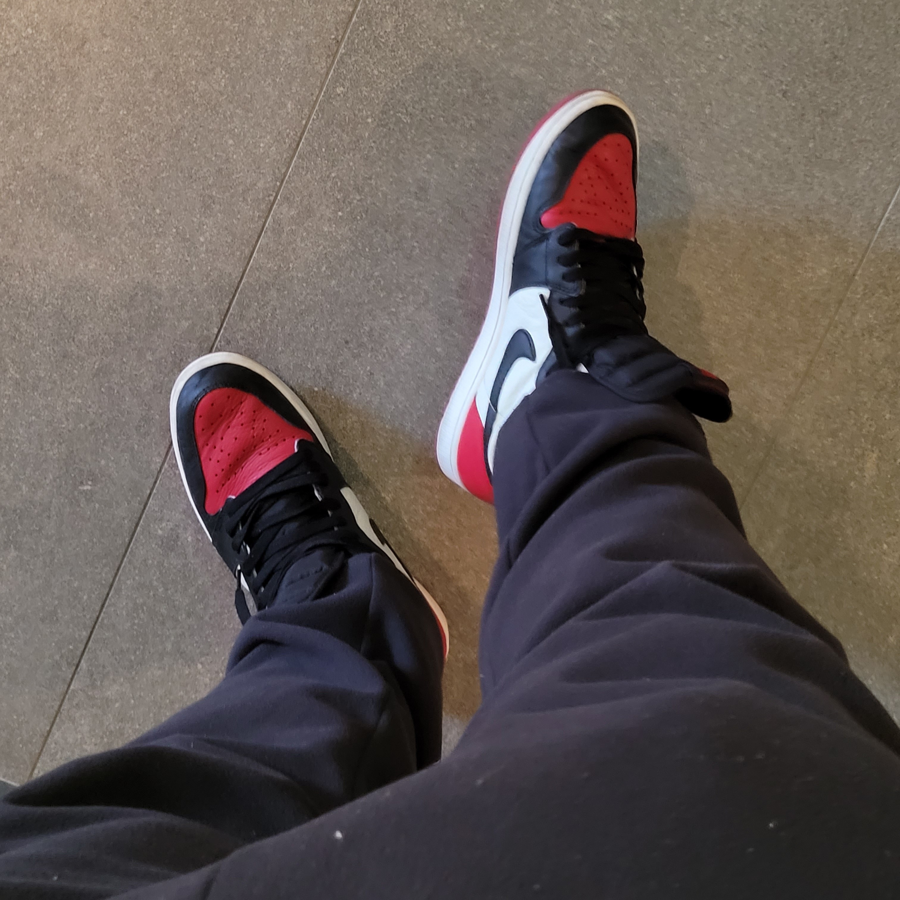 Jordan 1 Retro High OG Bred Toe 착용 스타일