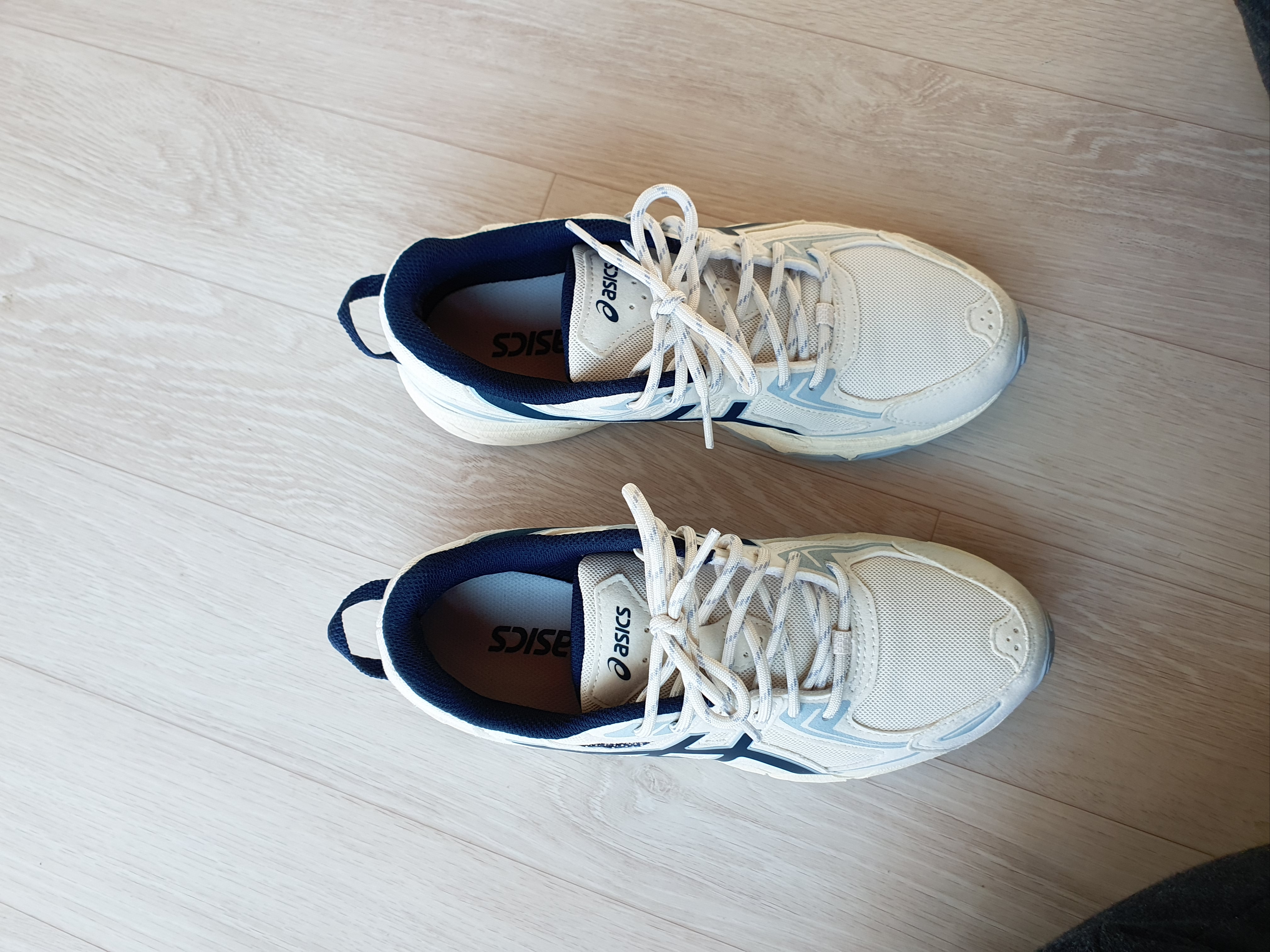 Asics Gel-Venture 6 SPS Birch French Blue 착용 스타일 - 1