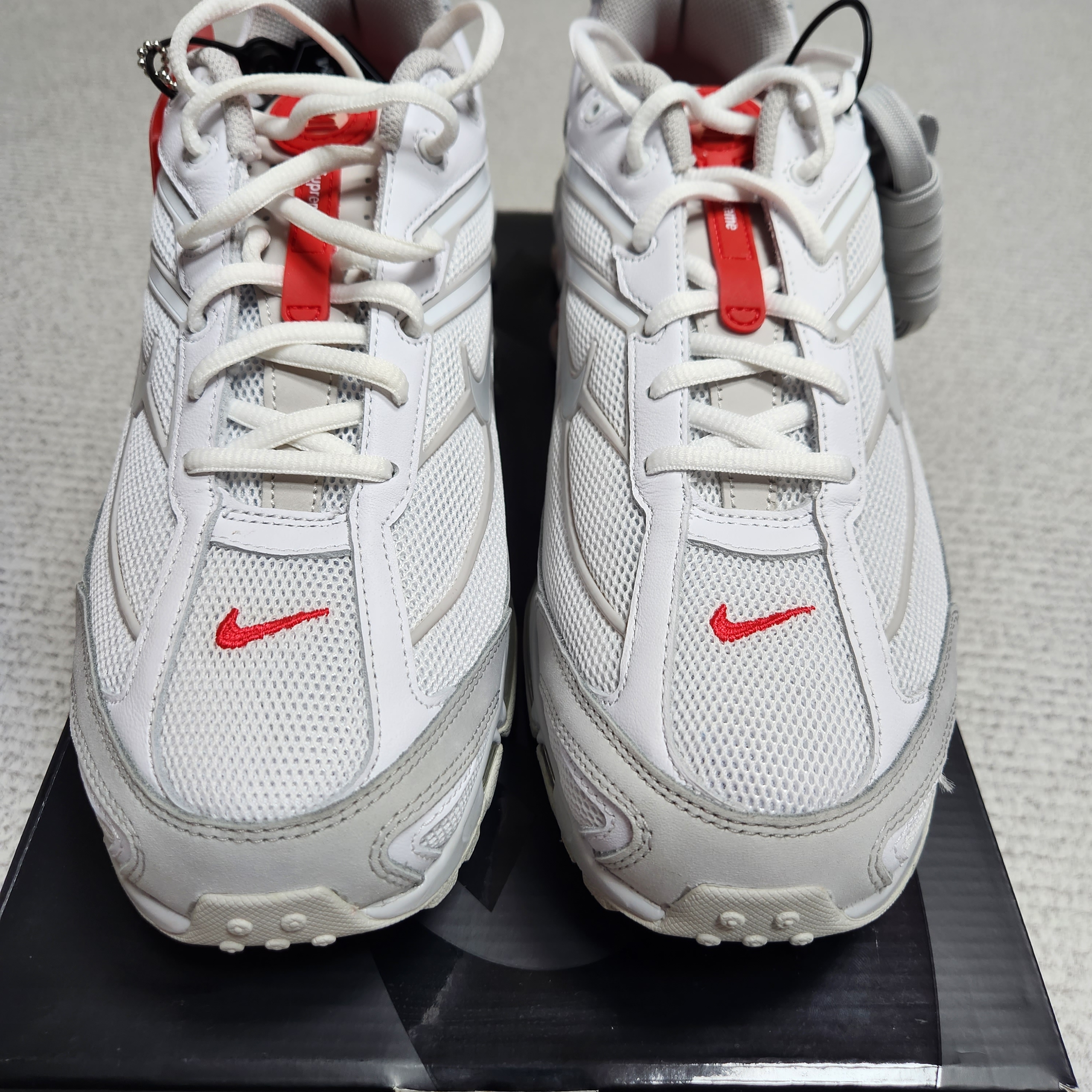 Nike x Supreme Shox Ride 2 SP White 착용 스타일 - 1