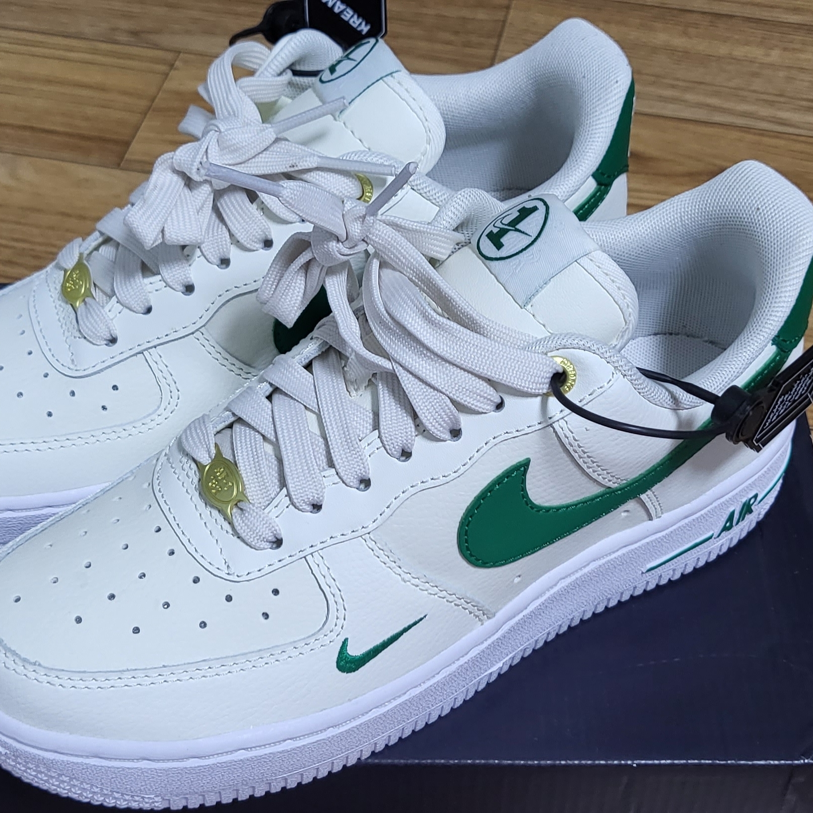 (W) Nike Air Force 1 '07 SE 40th Anniversary Join Forces Sail Malachite 착용 스타일