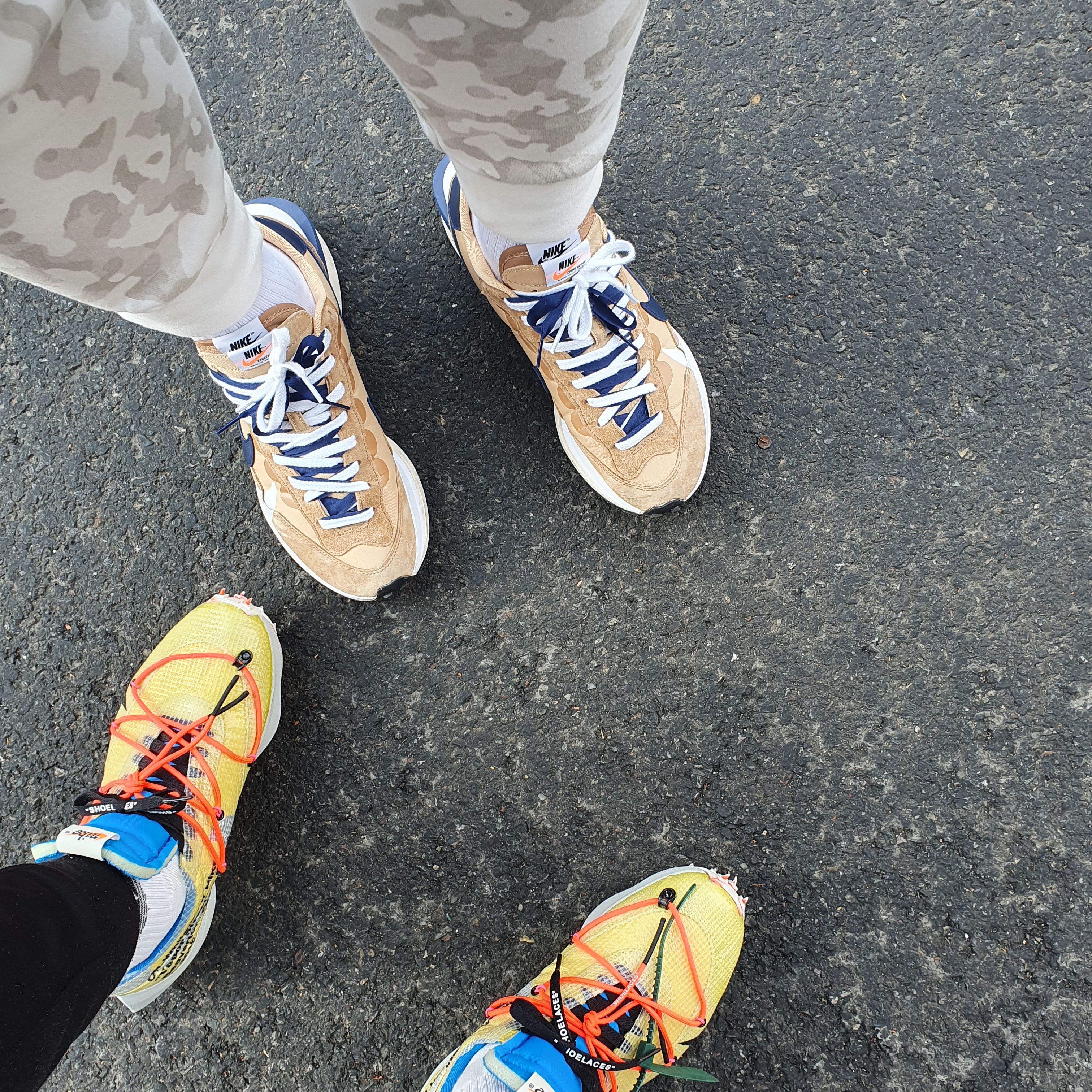 (W) Nike x Off-White Vapor Street Tour Yellow 착용 스타일 - 1