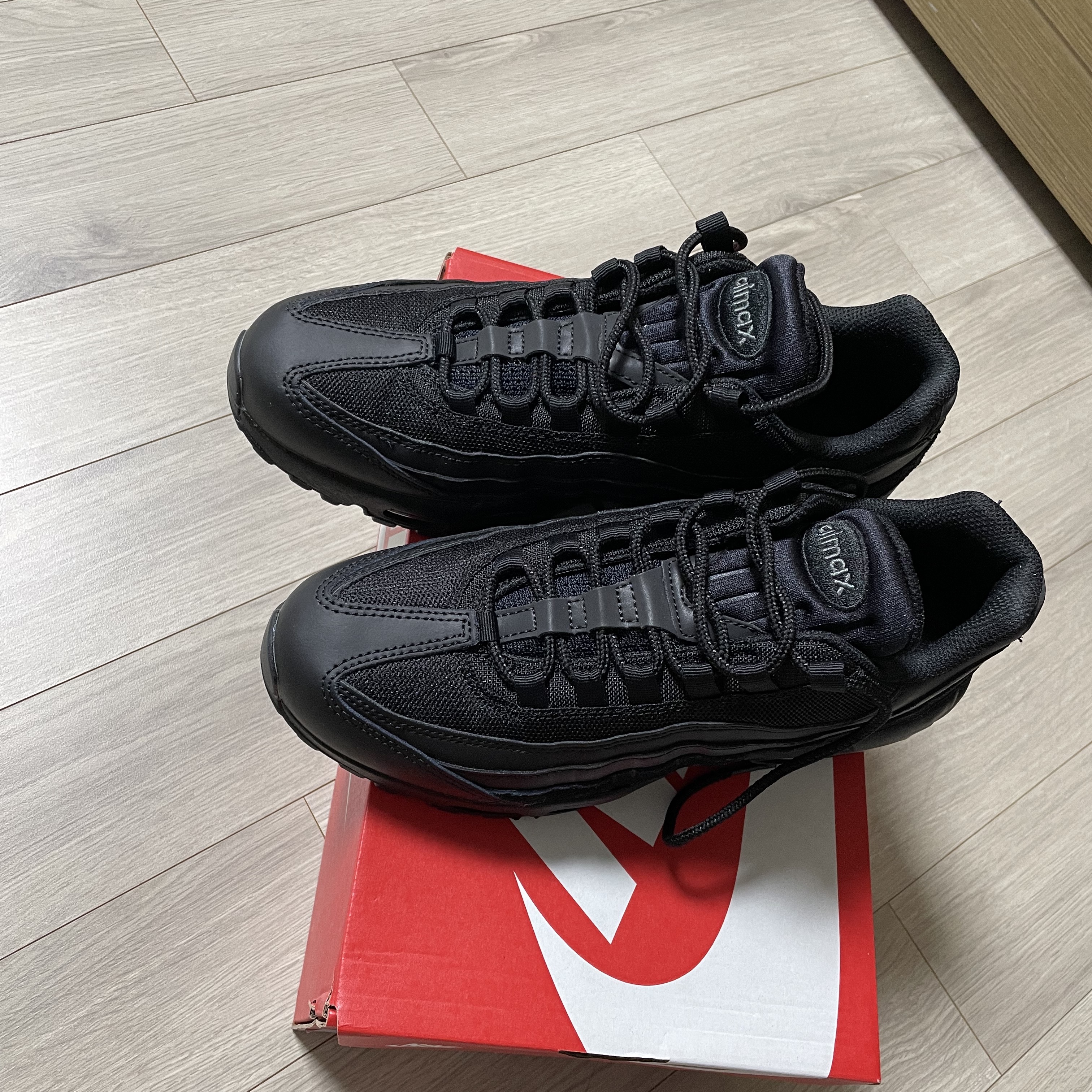 Nike Air Max 95 Essential Triple Black 2020 착용 스타일 - 1