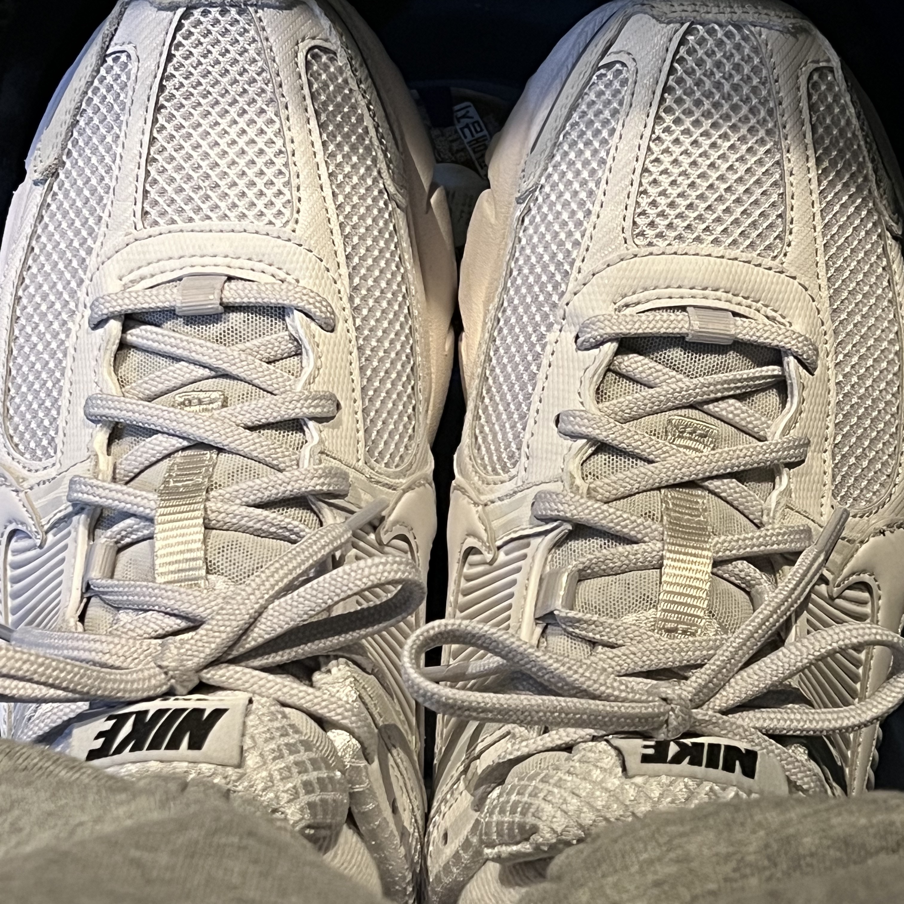 Nike Zoom Vomero 5 SP Vast Grey 2023 착용 스타일 - 1