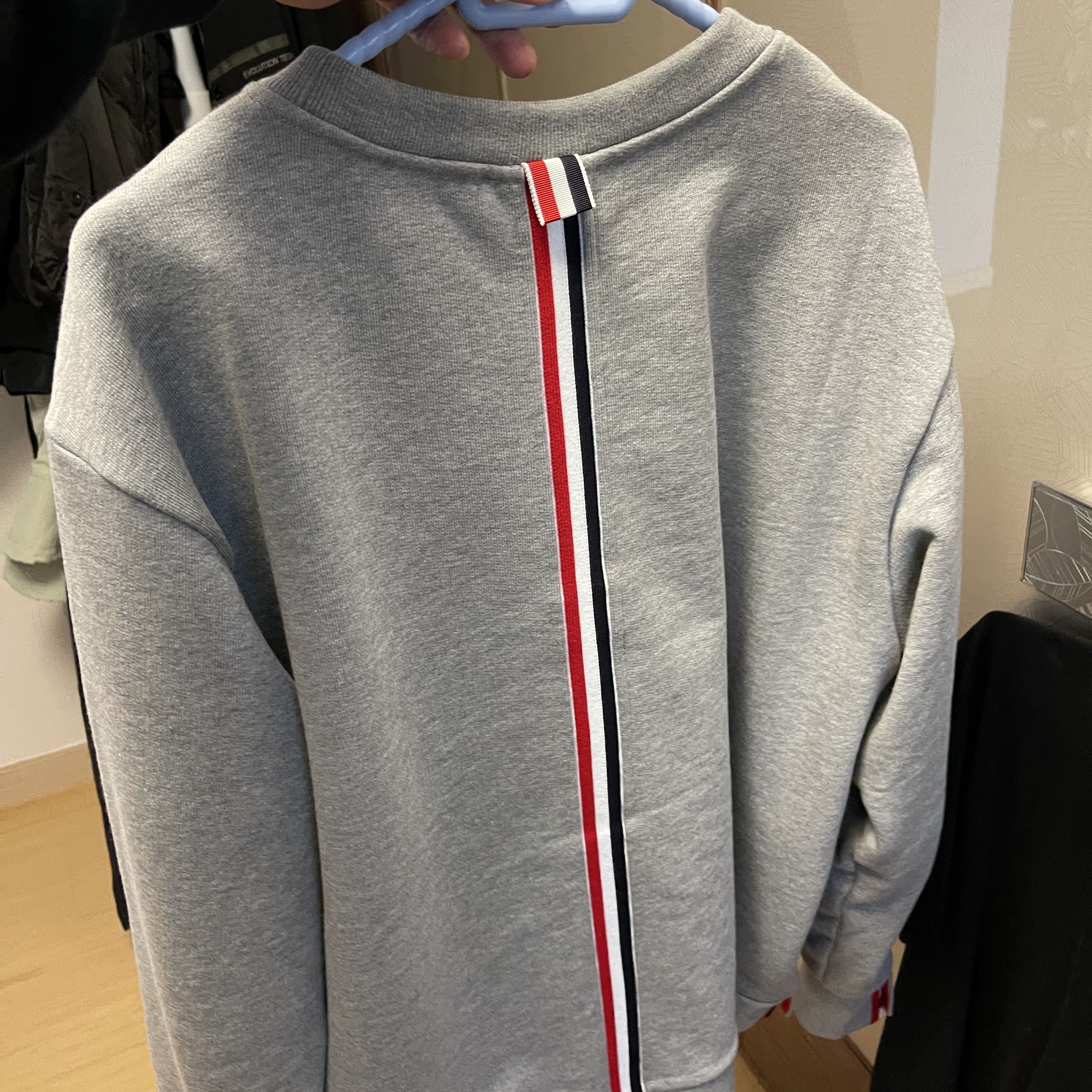 Thom Browne Loopback Center Back Stripe Crewneck Pullover Knit Light Grey 착용 스타일