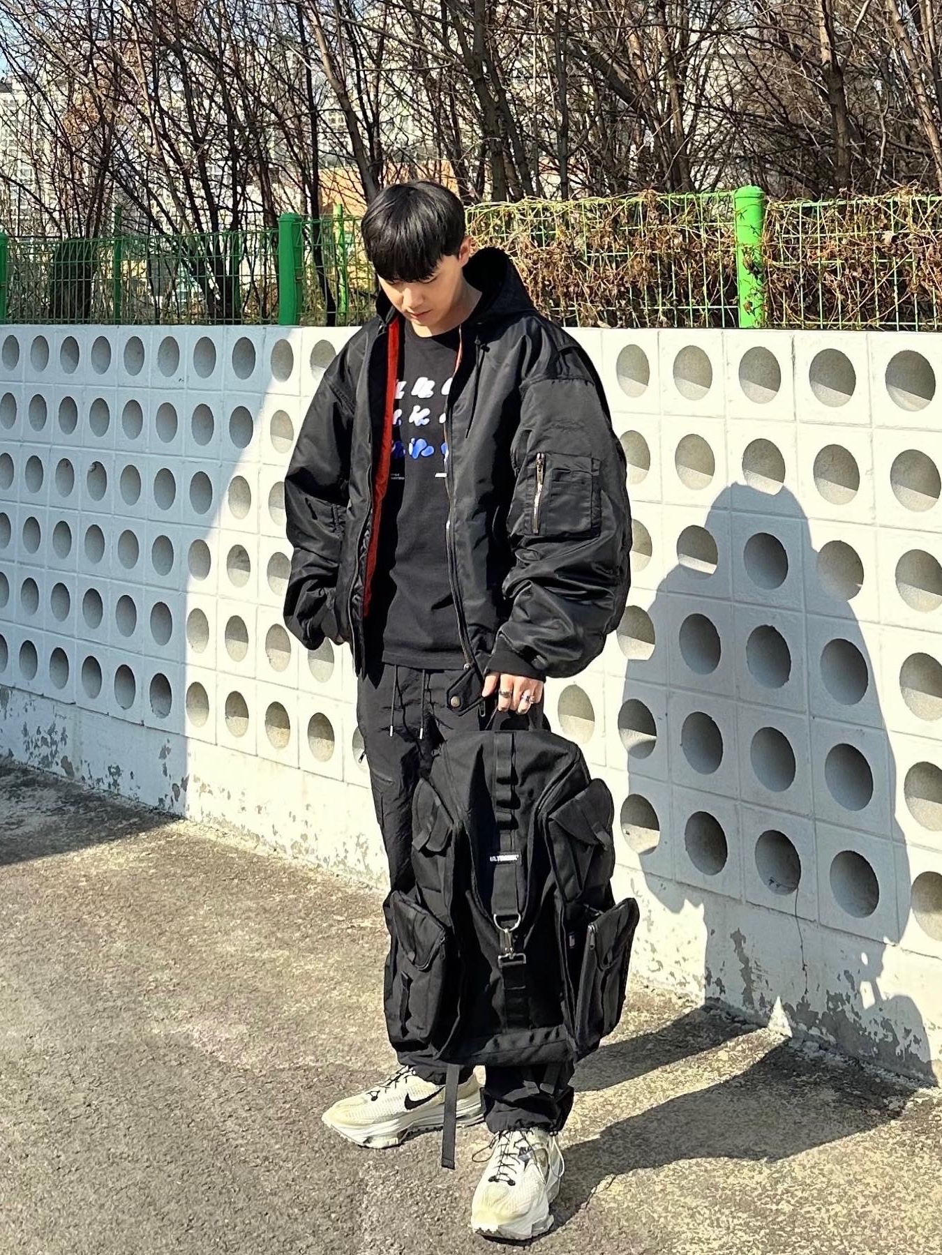 Nike x Matthew M Williams Zoom 004 Stone, Zara x Ader Error Graphic Long Sleeve T-Shirt Black 착용 스타일 - 1