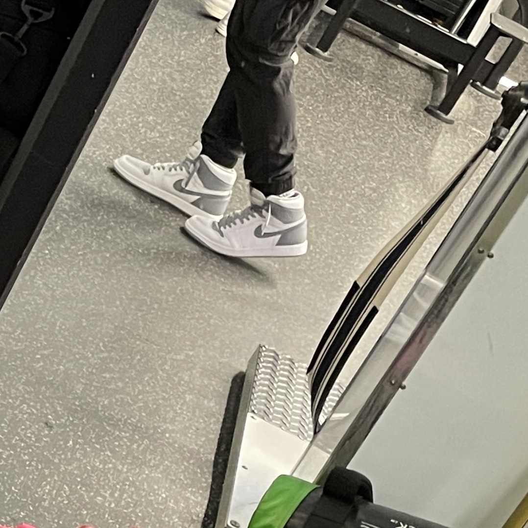 Jordan 1 Retro High OG Stealth 착용 스타일