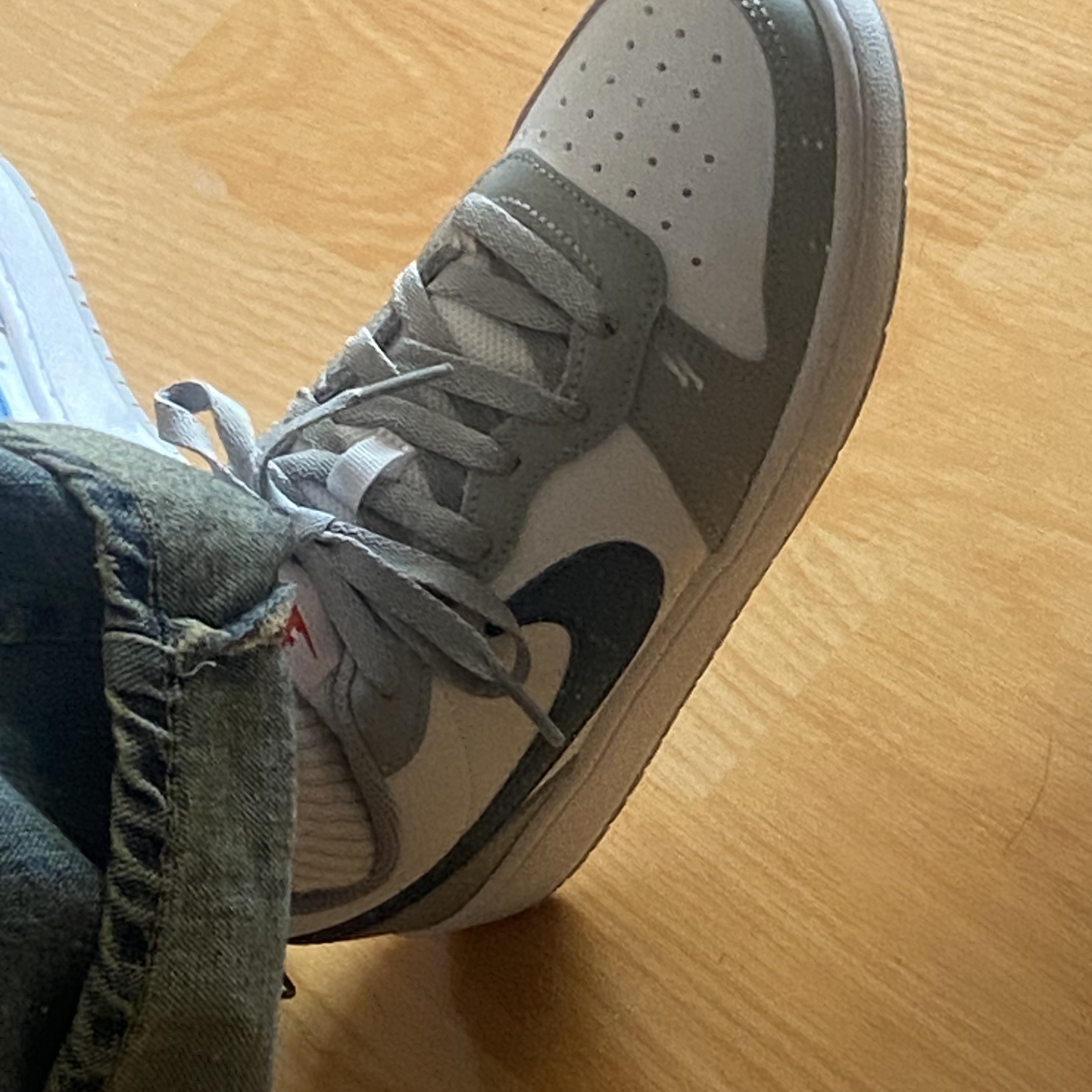 (GS) Nike Court Borough Low 2 Light Smoke Grey 착용 스타일 - 1