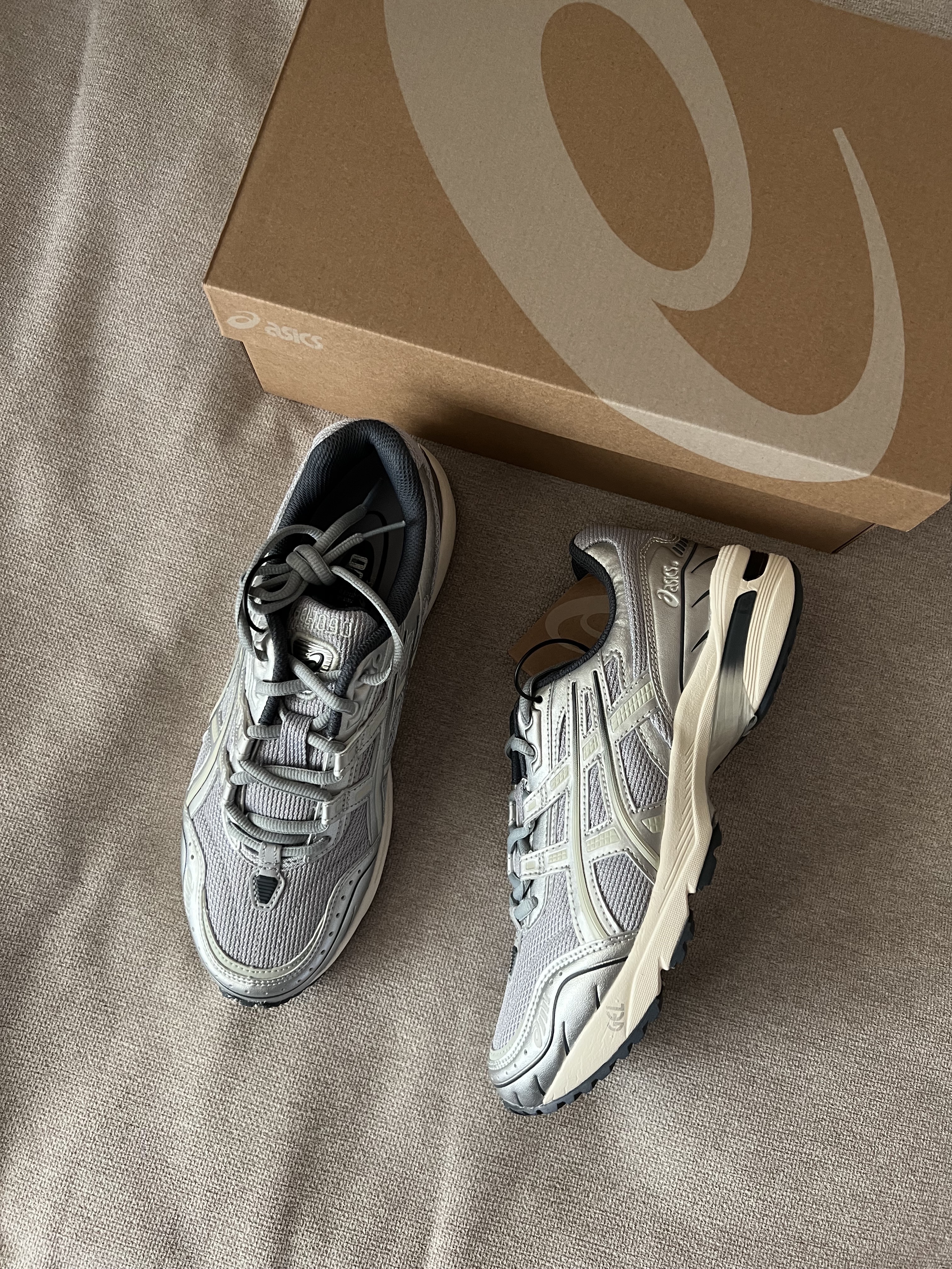 Asics Gel-1090 Piedmont Grey 착용 스타일