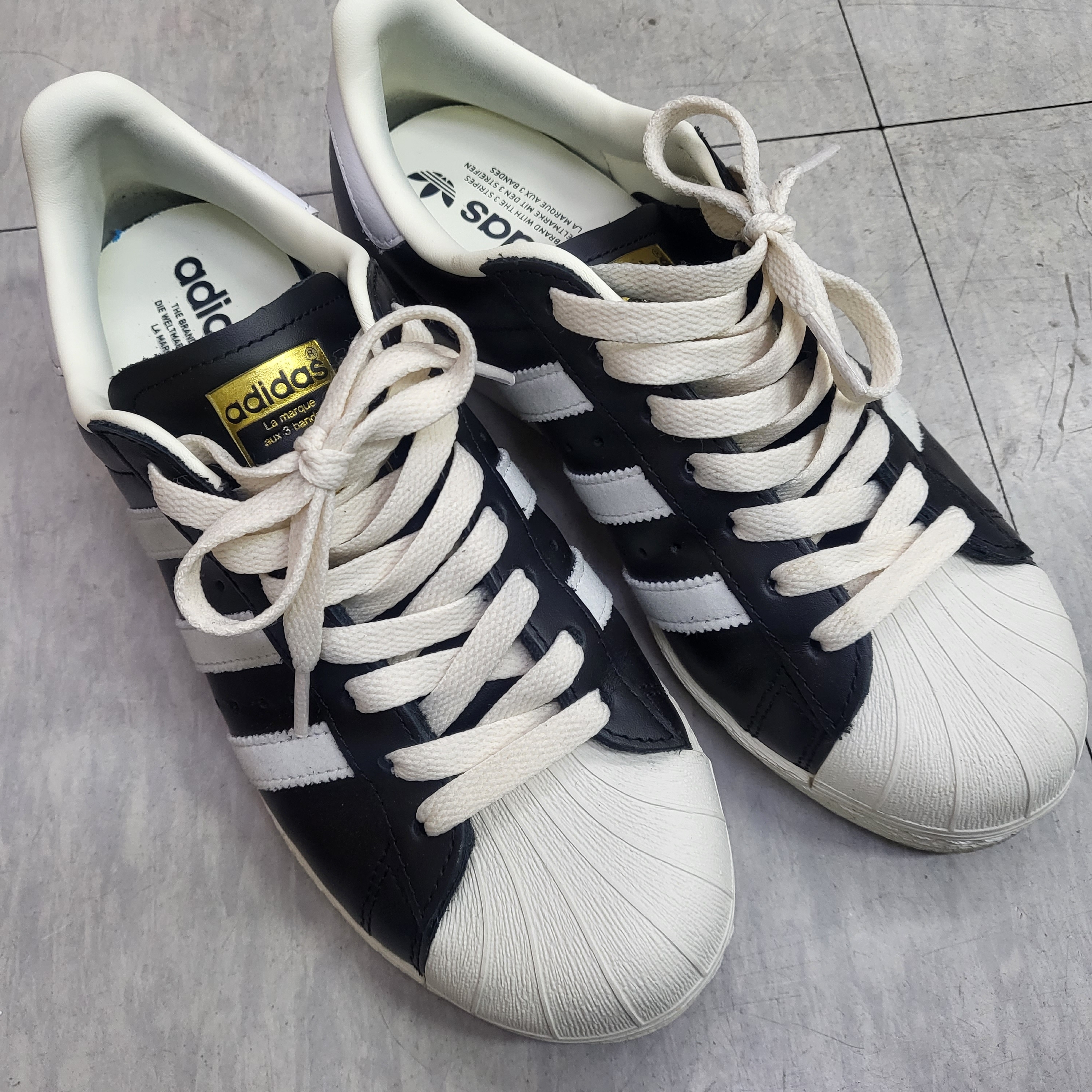 Adidas Superstar 82 FI Core Black 착용 스타일