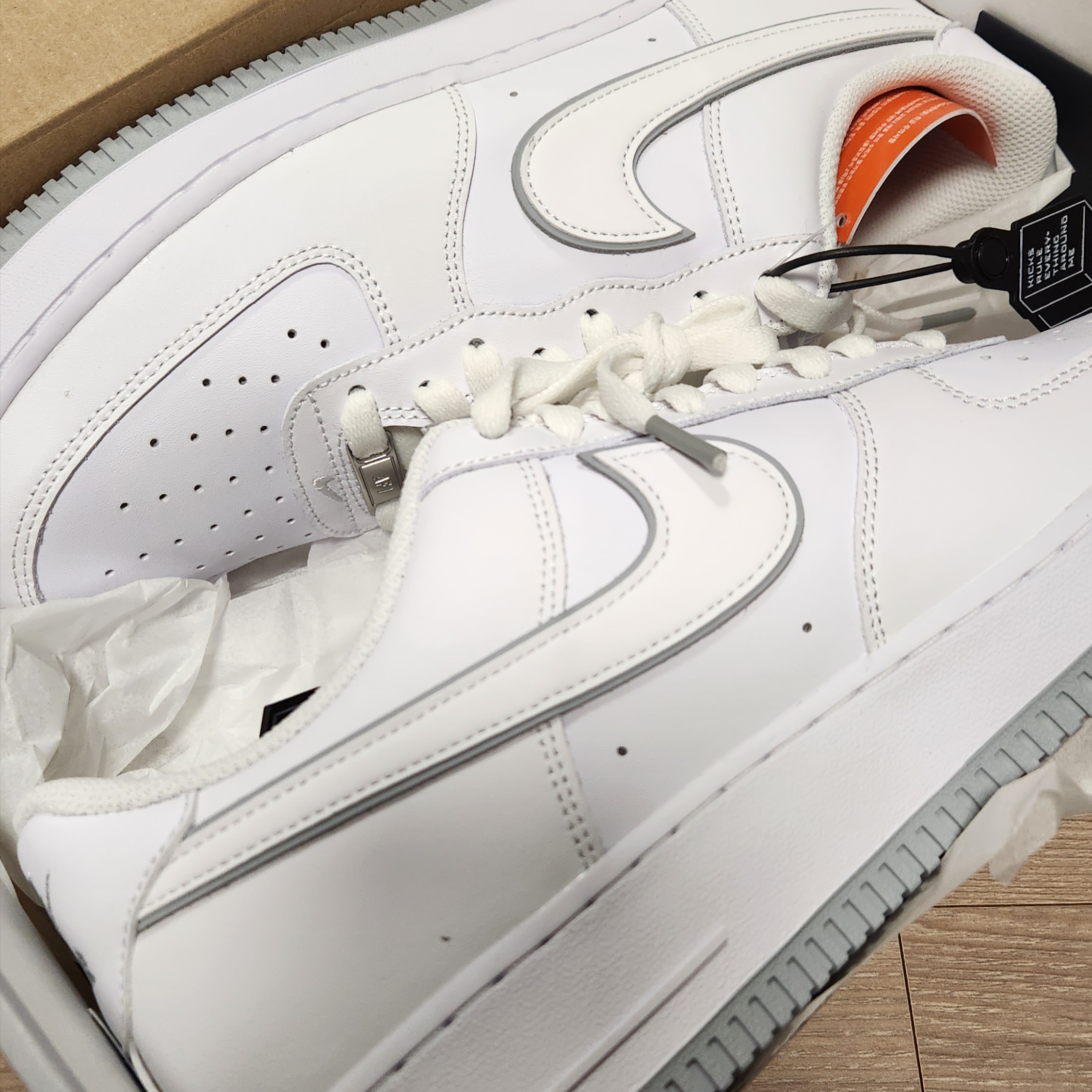 Nike Air Force 1 '07 White Wolf Grey 착용 스타일 - 3