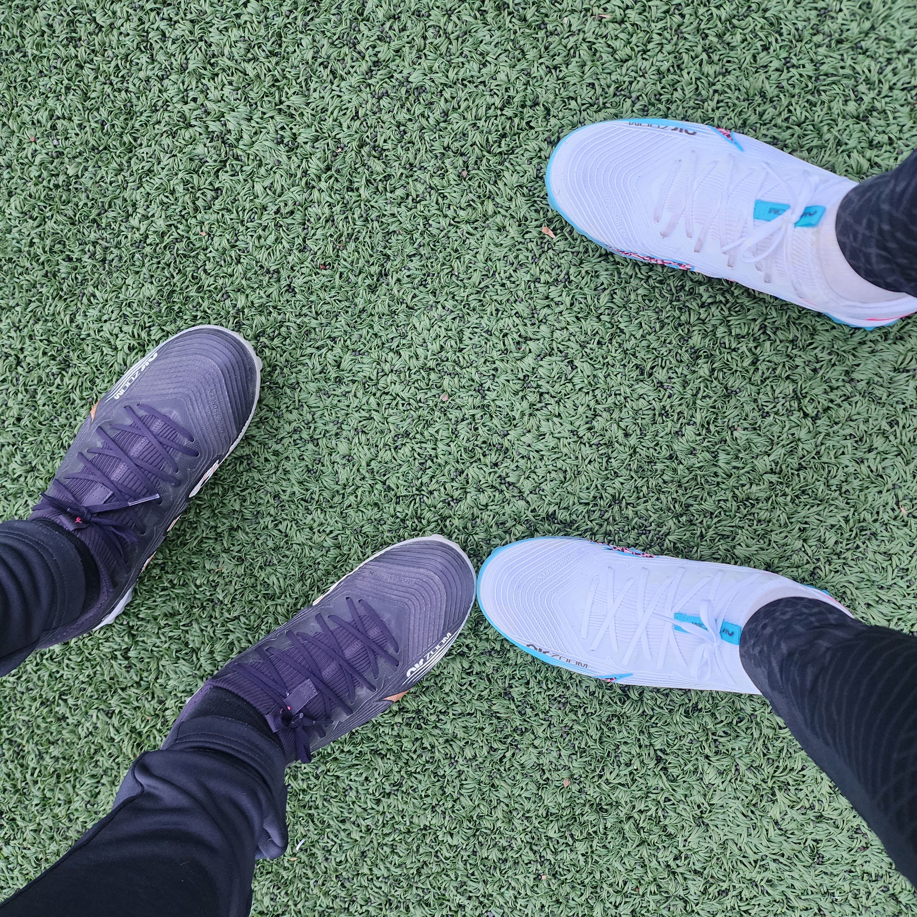 Nike Zoom Mercurial Vapor 15 Pro TF White Baltic Blue, Nike Zoom Mercurial Vapor 15 Pro TF Cave Purple 착용 스타일 - 1