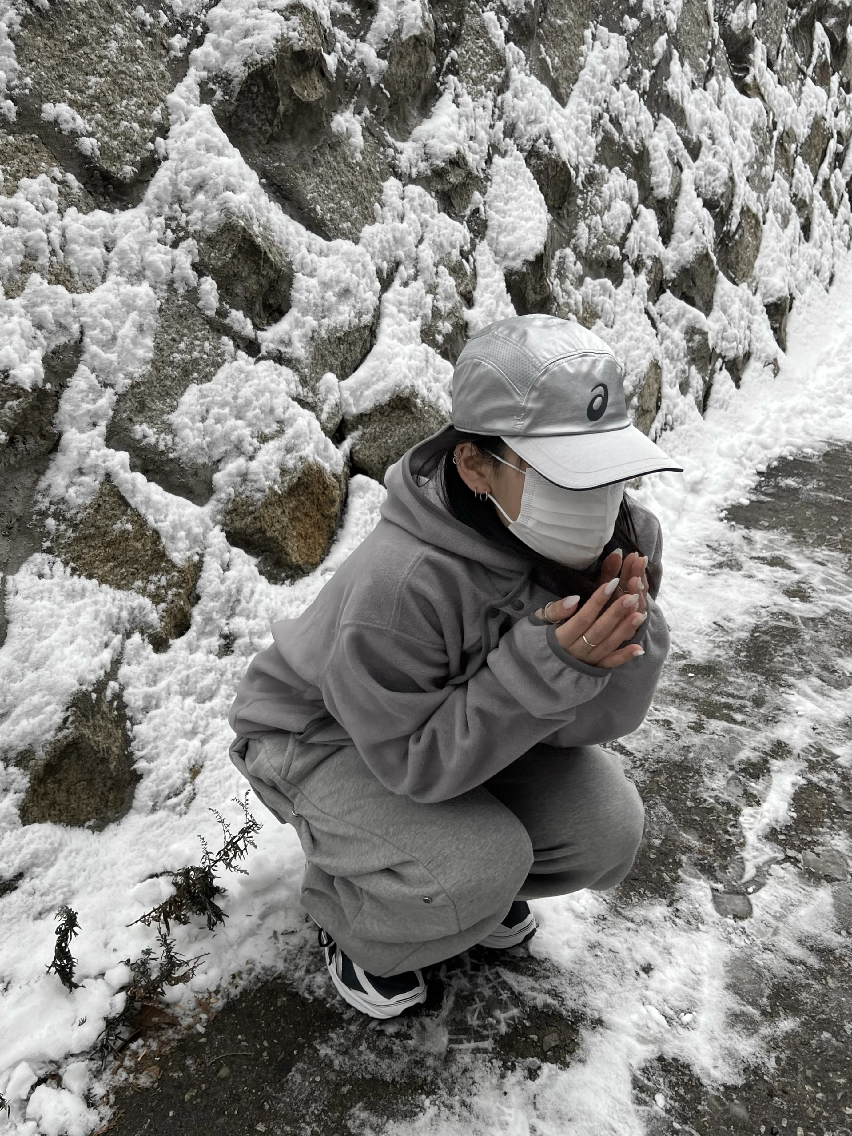 IAB Studio x Asics Silver Woven Cap 착용 스타일 - 4