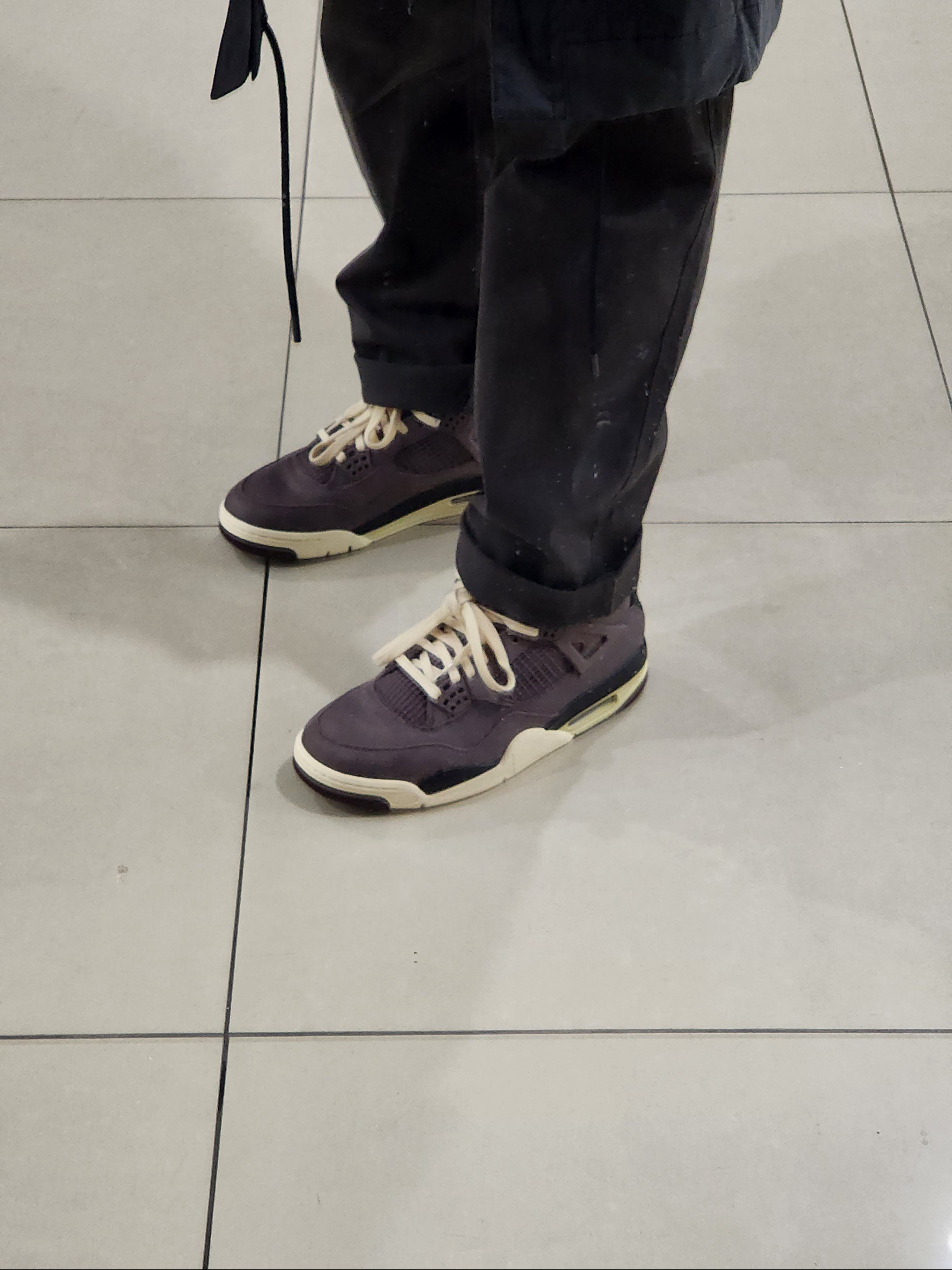 Jordan 4 x A Ma Maniere Retro Violet Ore, Jordan x A Ma Maniere Outwear Parka Black - Asia 착용 스타일 - 1