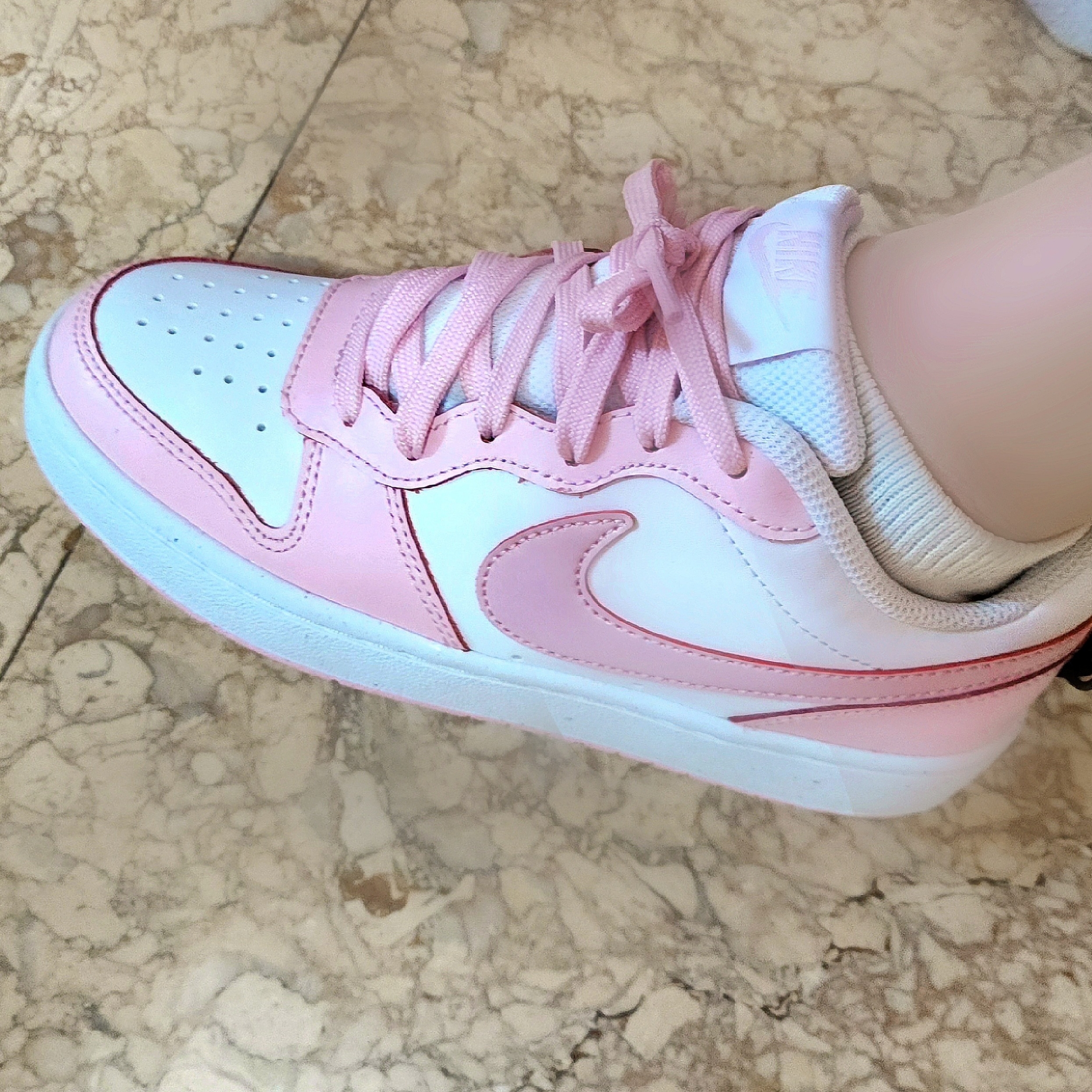 (GS) Nike Court Borough 2 SE White Pink Foam 착용 스타일 - 2