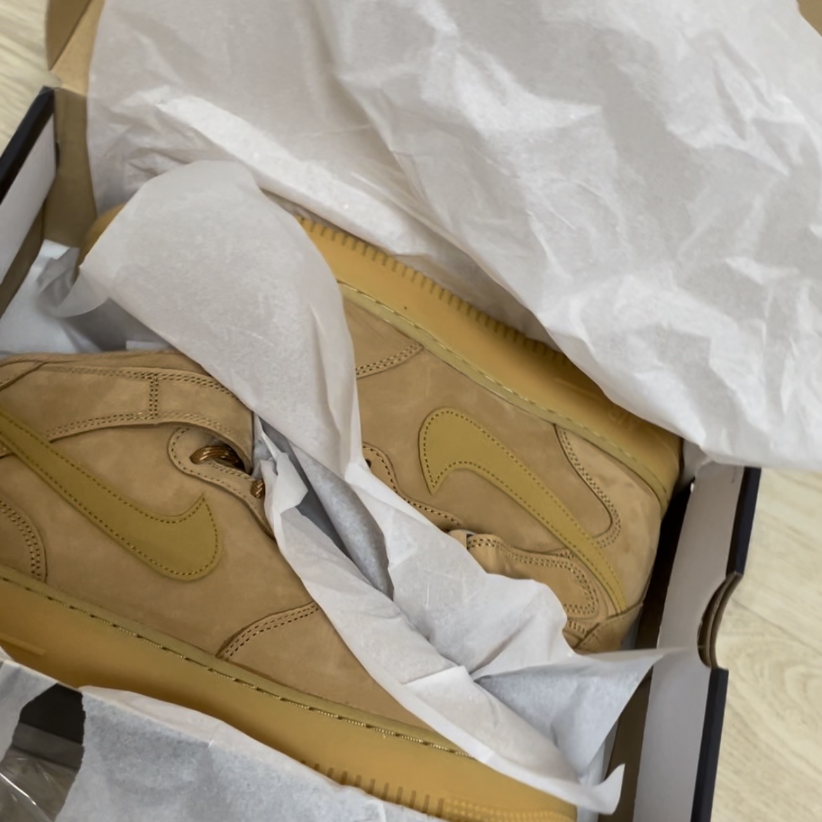 Nike Air Force 1 Mid '07 WB Flax 착용 스타일 - 3