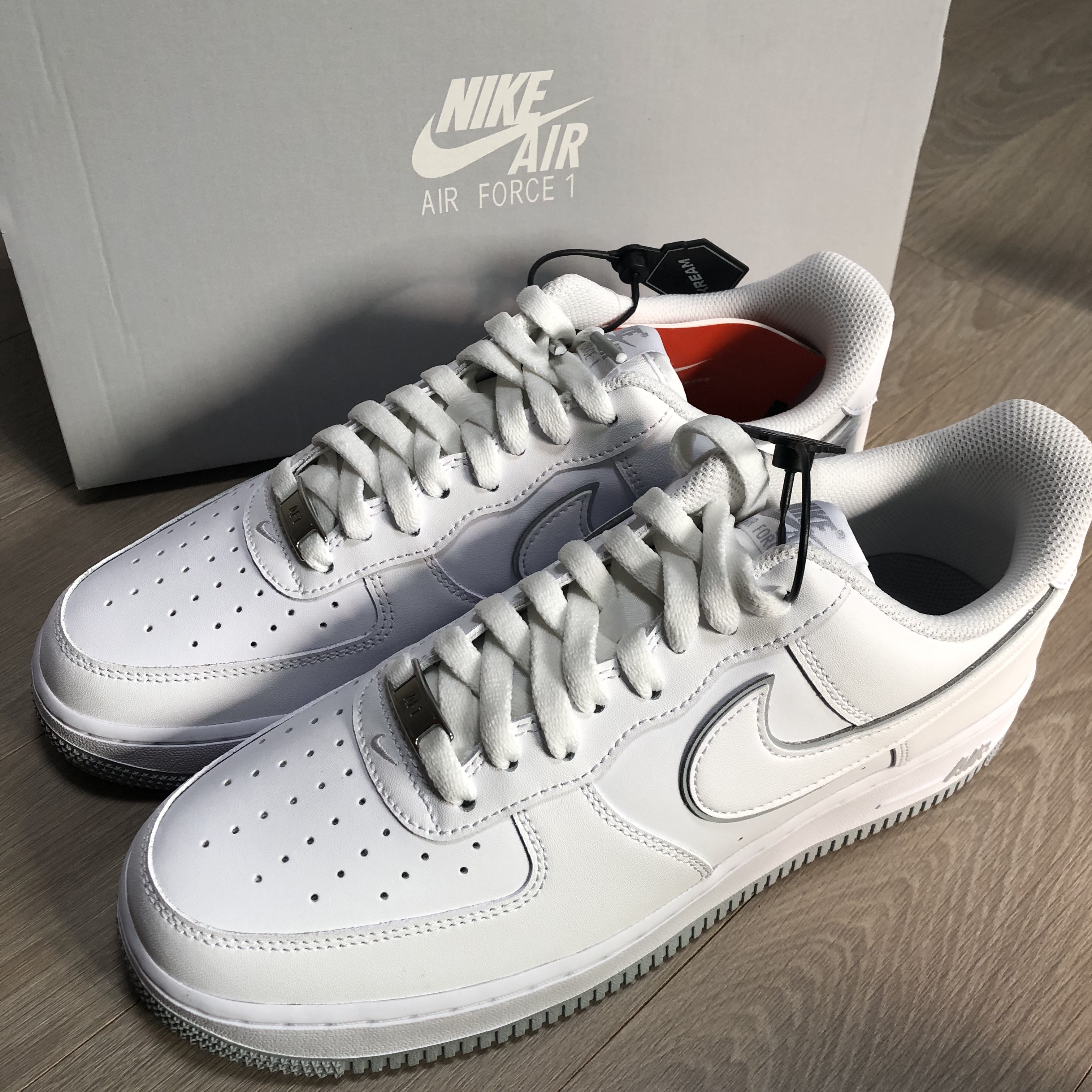 Nike Air Force 1 '07 White Wolf Grey 착용 스타일