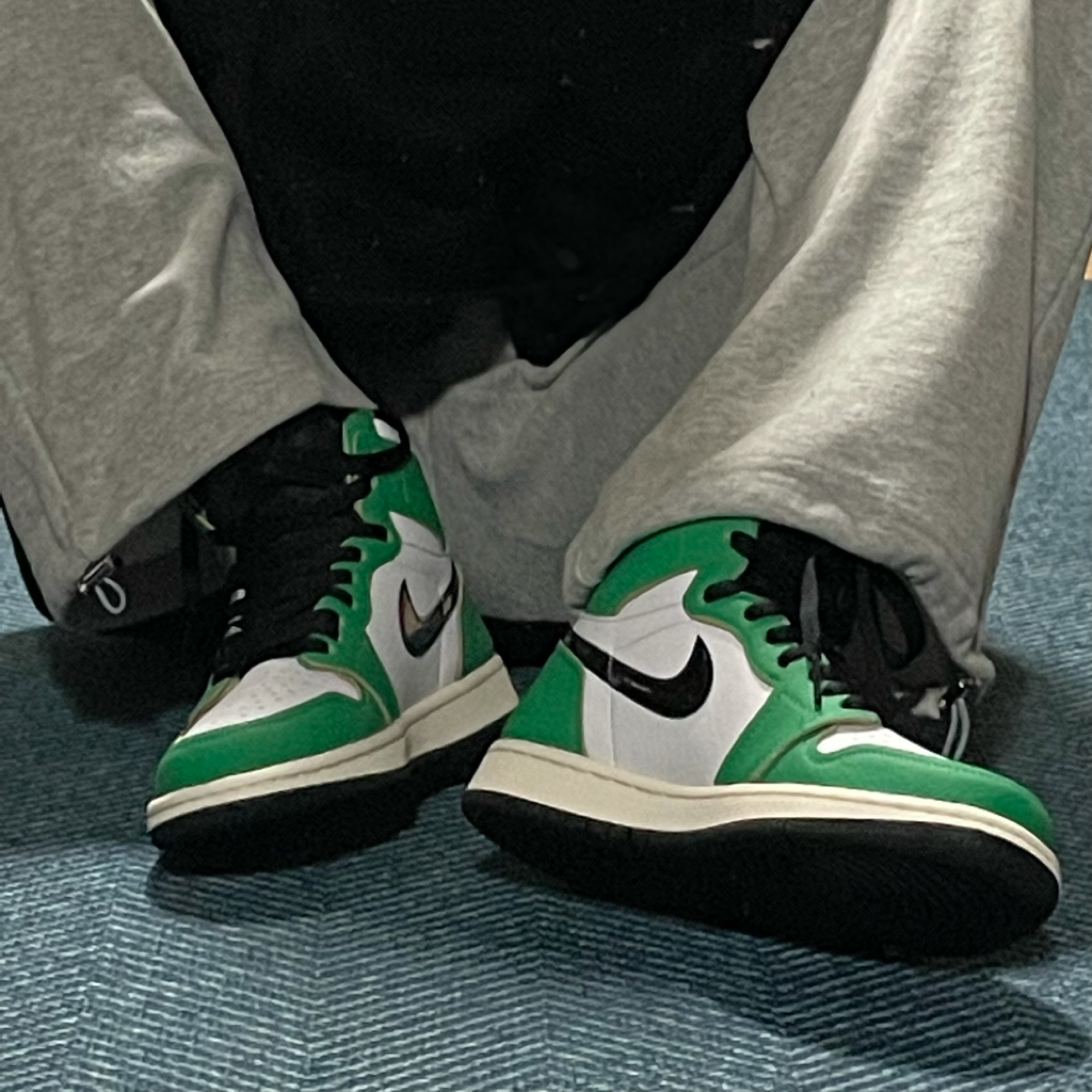 (W) Jordan 1 Retro High OG Lucky Green 착용 스타일