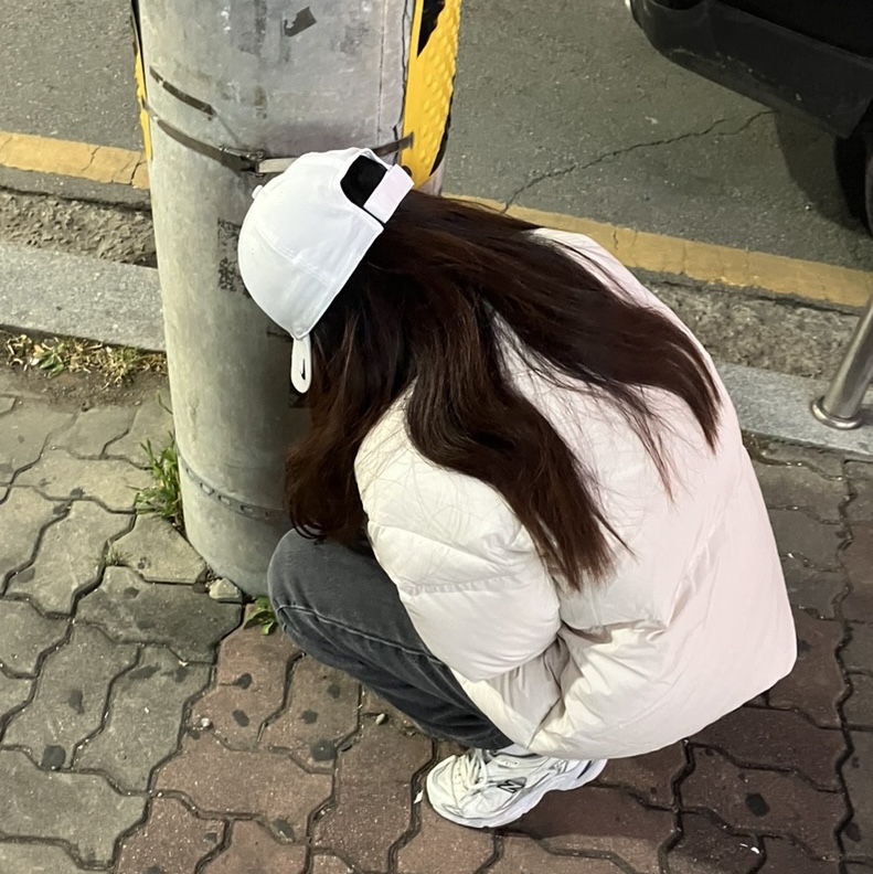 New Balance 725 White 착용 스타일