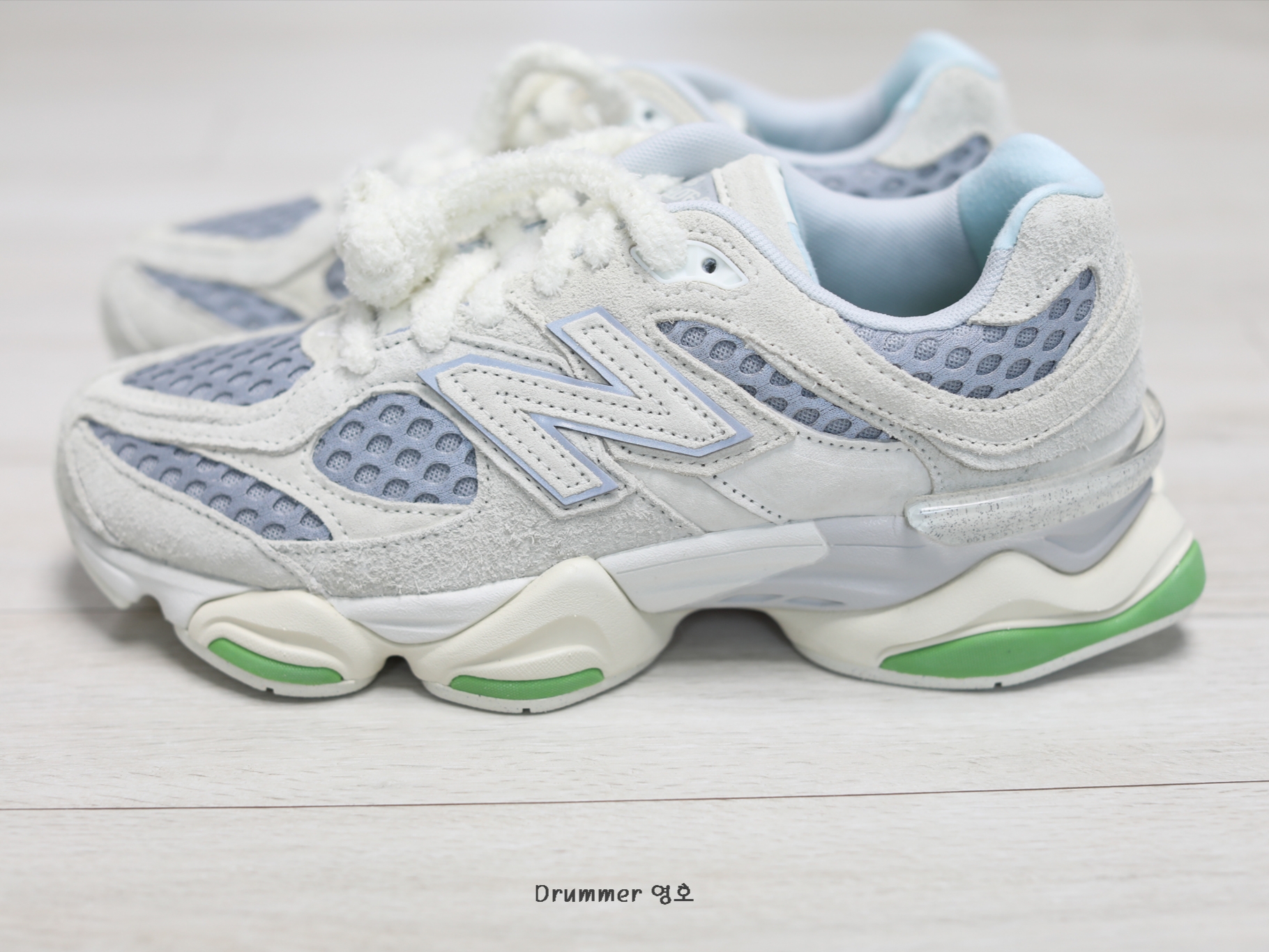 New Balance x Bricks & Wood 9060 Angora Rain Cloud 착용 스타일