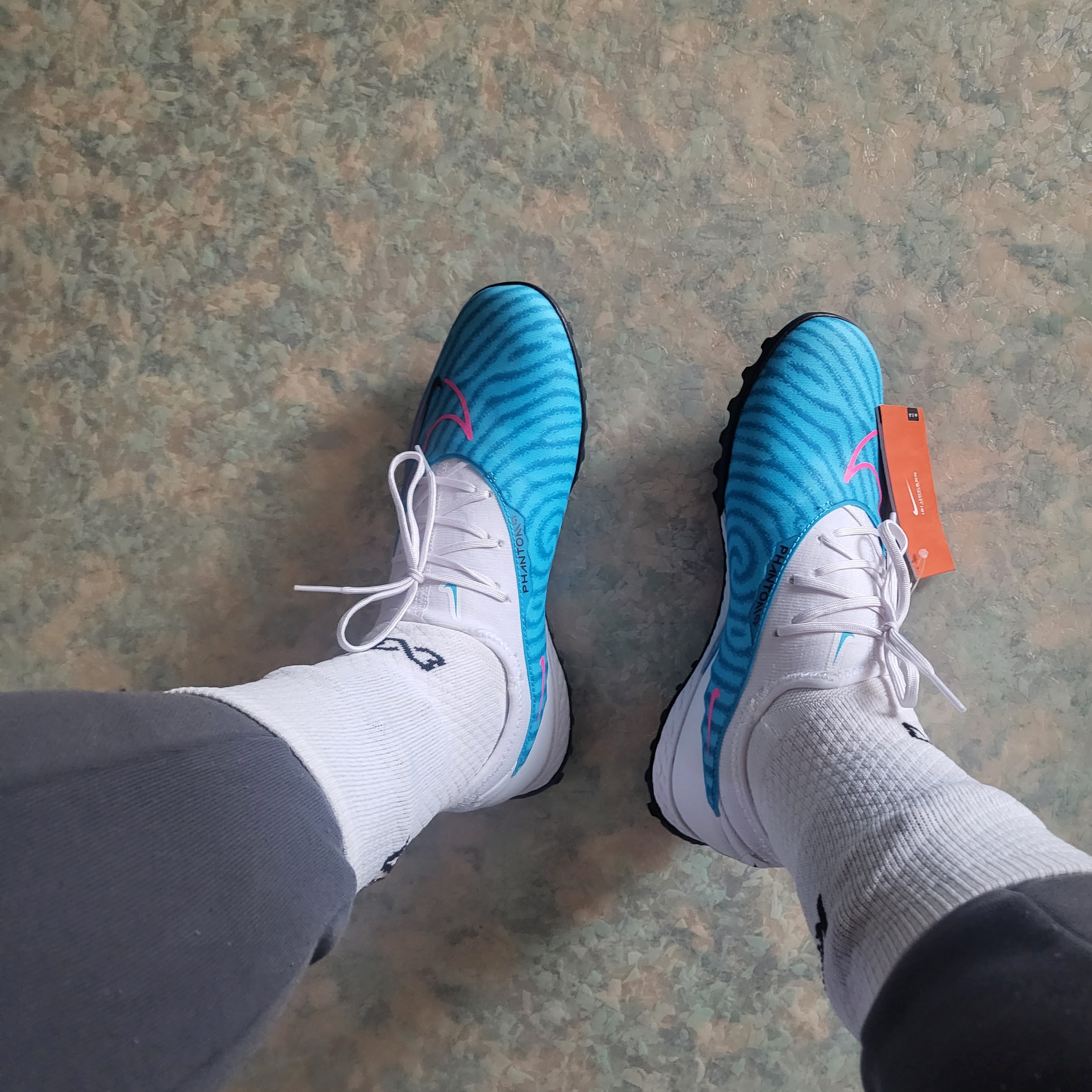 Nike React Phantom GX Pro TF Baltic Blue White 착용 스타일 - 2