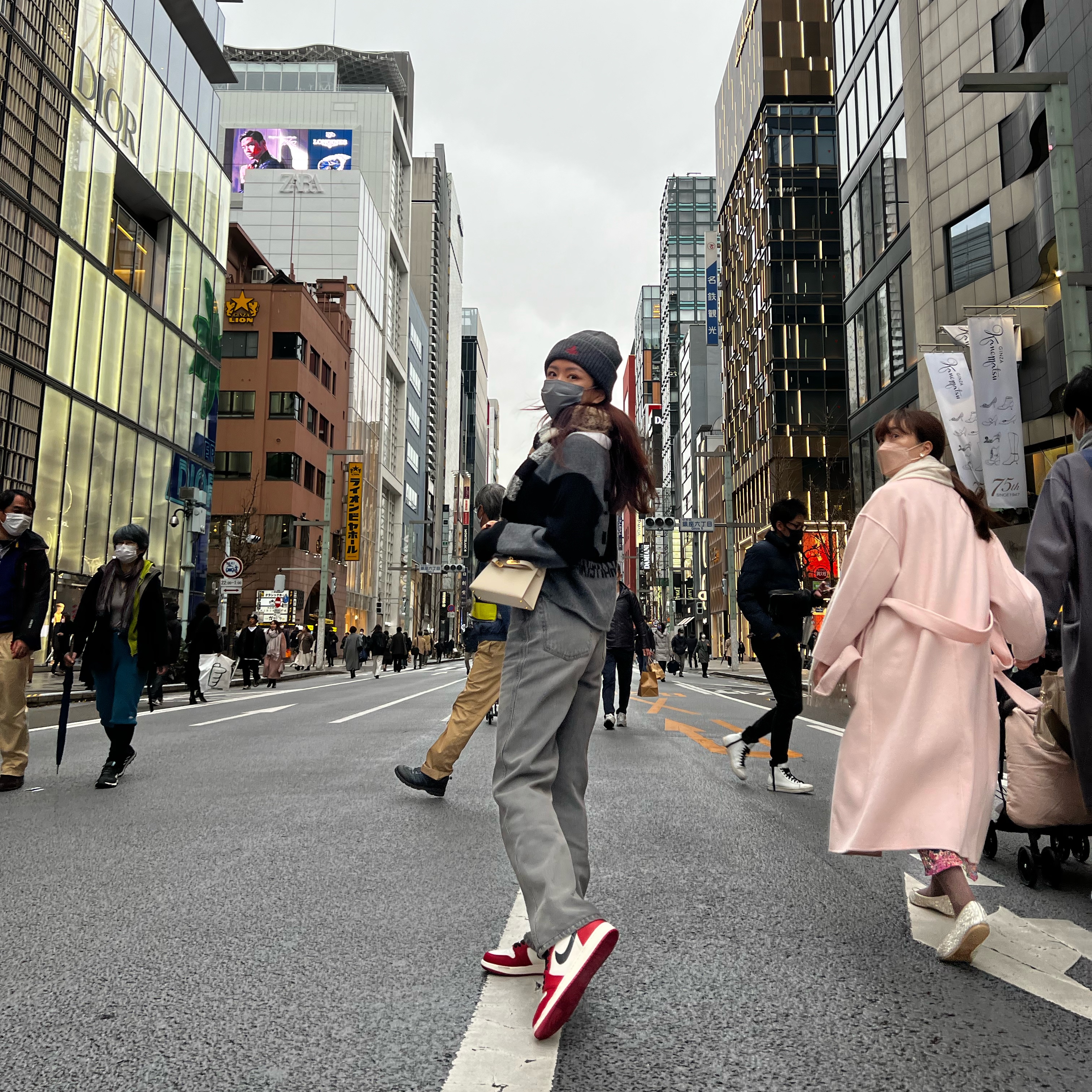 (GS) Jordan 1 Retro High OG Chicago 2022, Vivienne Westwood Sporty Beanie Gray Melange 착용 스타일 - 2
