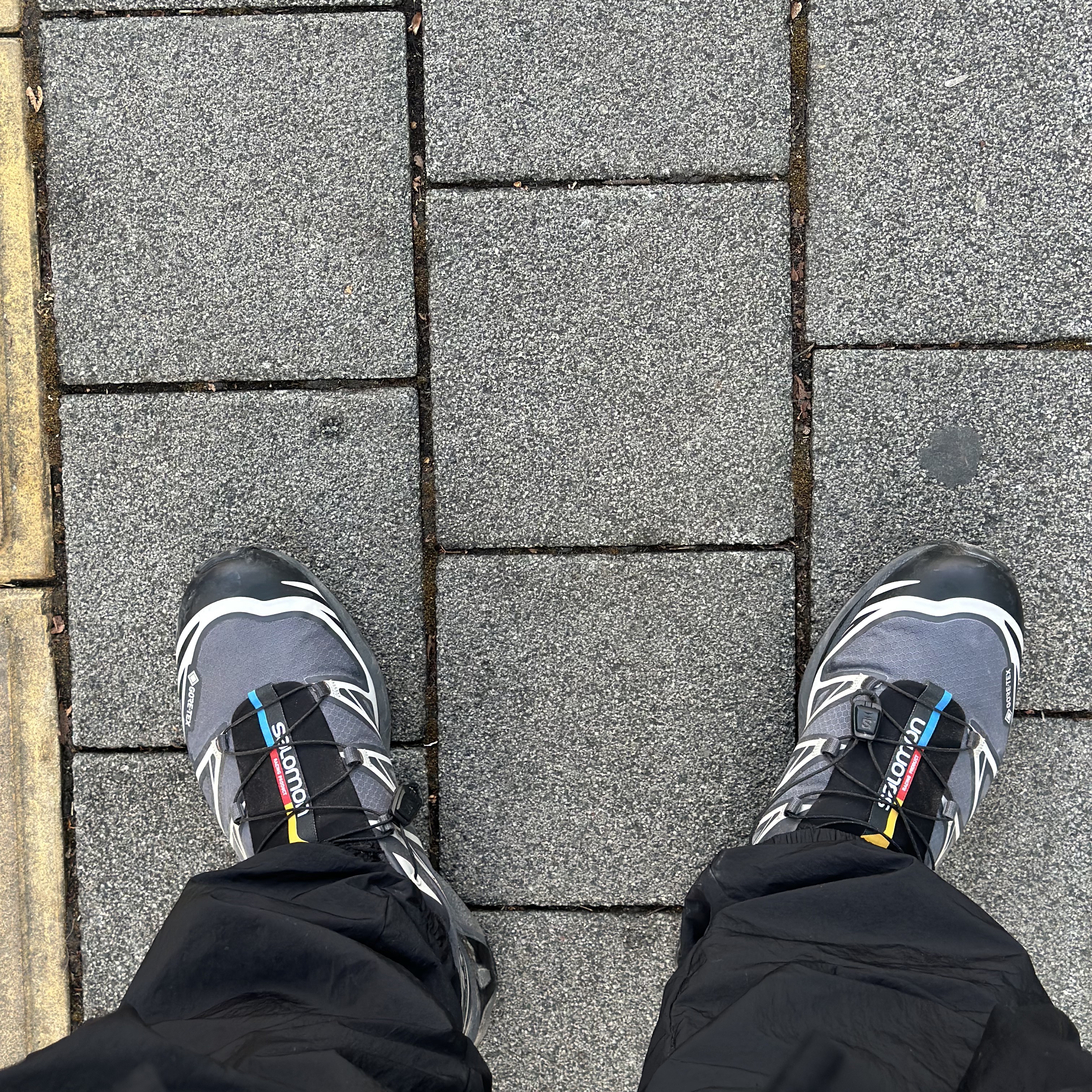 Salomon XT-6 Gore-Tex Black Ebony 착용 스타일