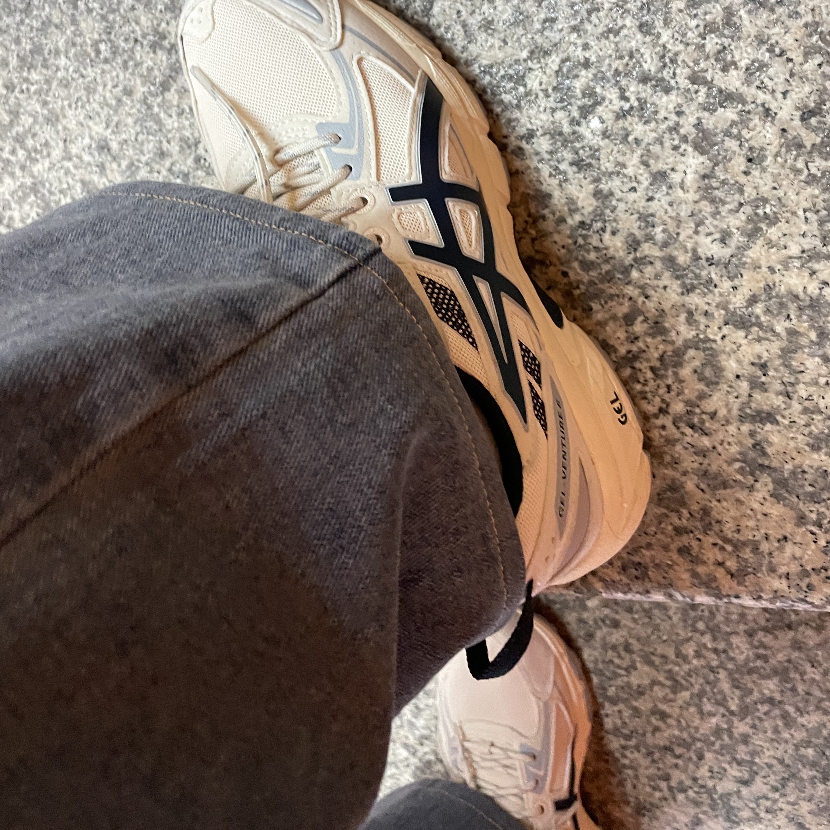 Asics Gel-Venture 6 SPS Birch French Blue 착용 스타일