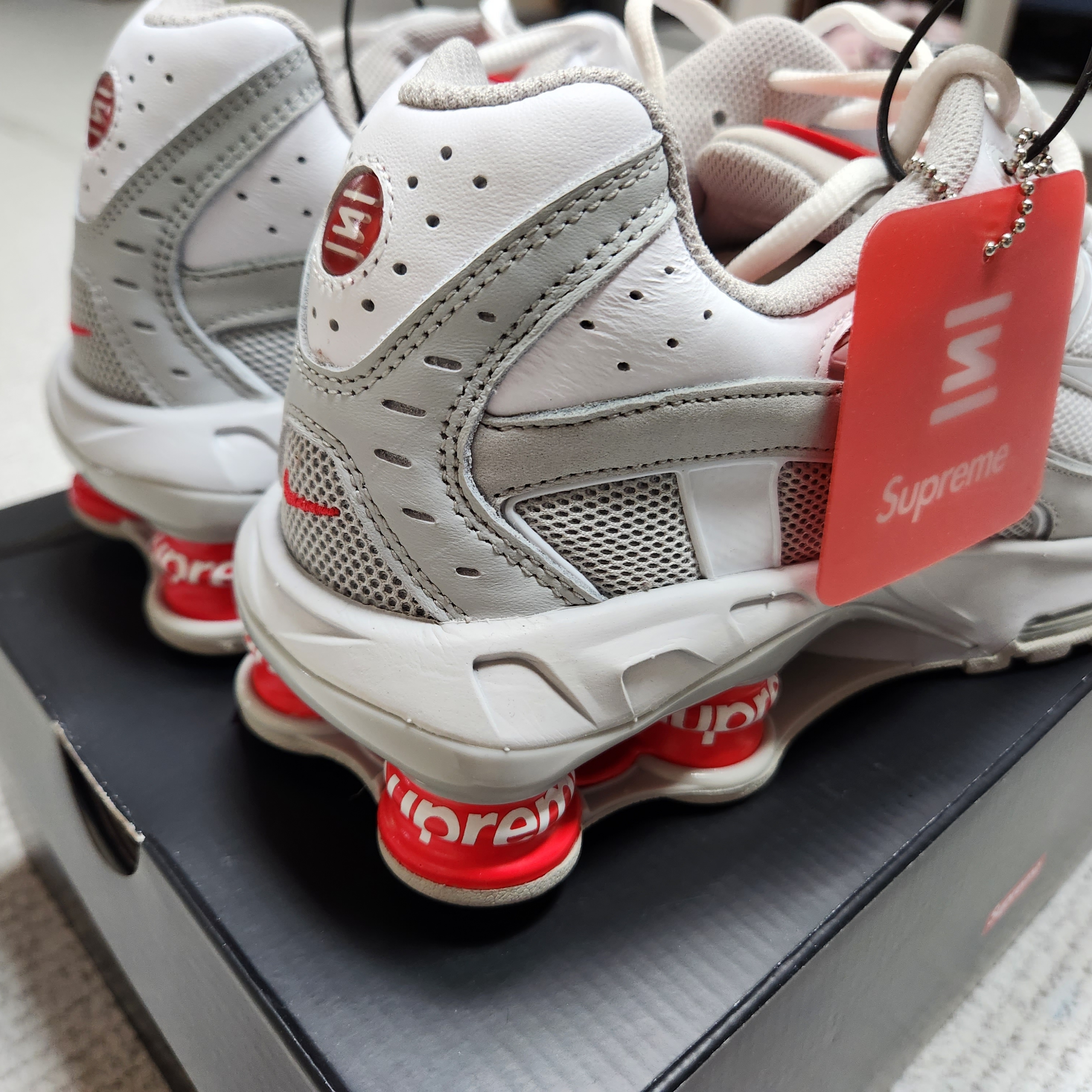 Nike x Supreme Shox Ride 2 SP White 착용 스타일 - 4
