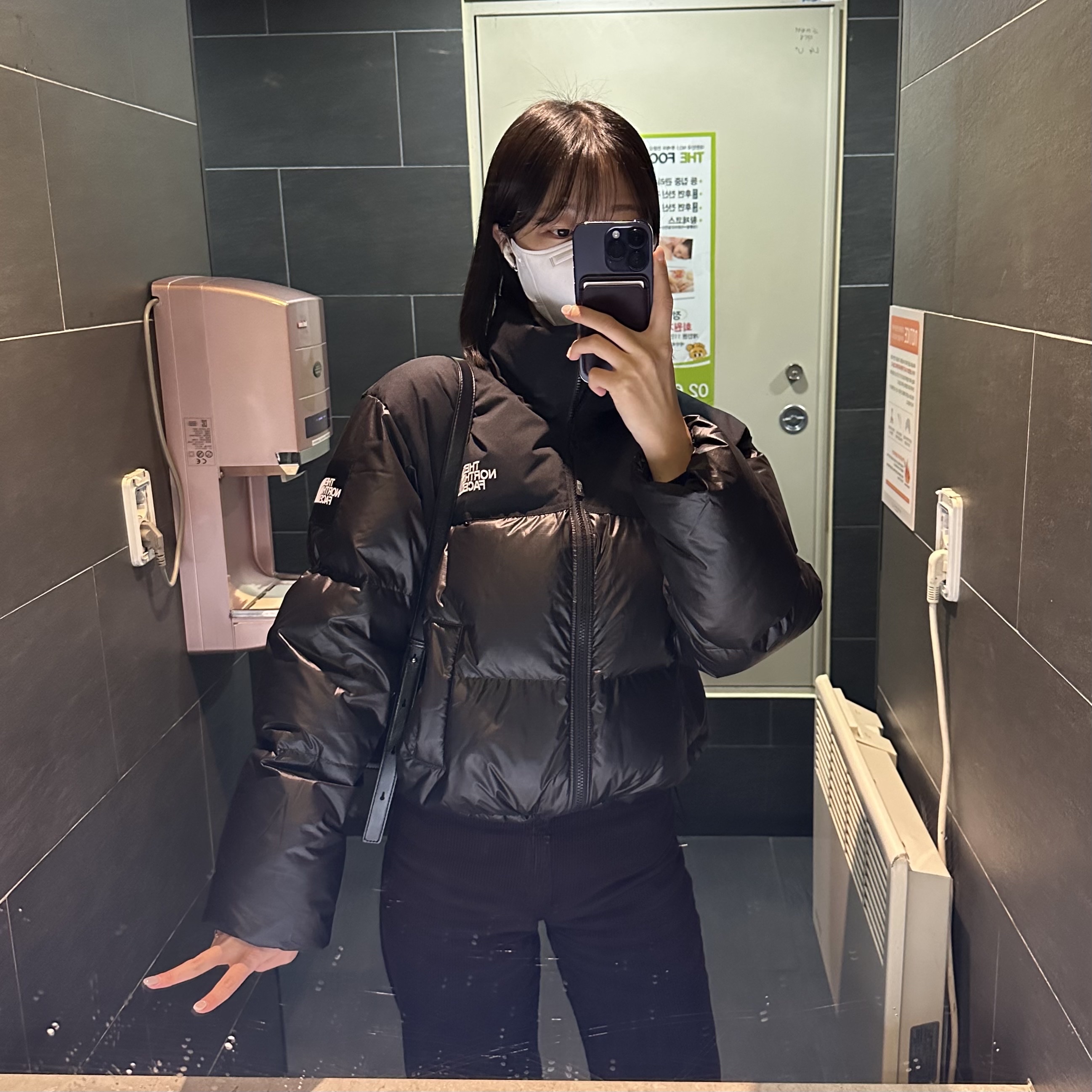 (W) The North Face White Label Novelty Nuptse Down Jacket Black 착용 스타일