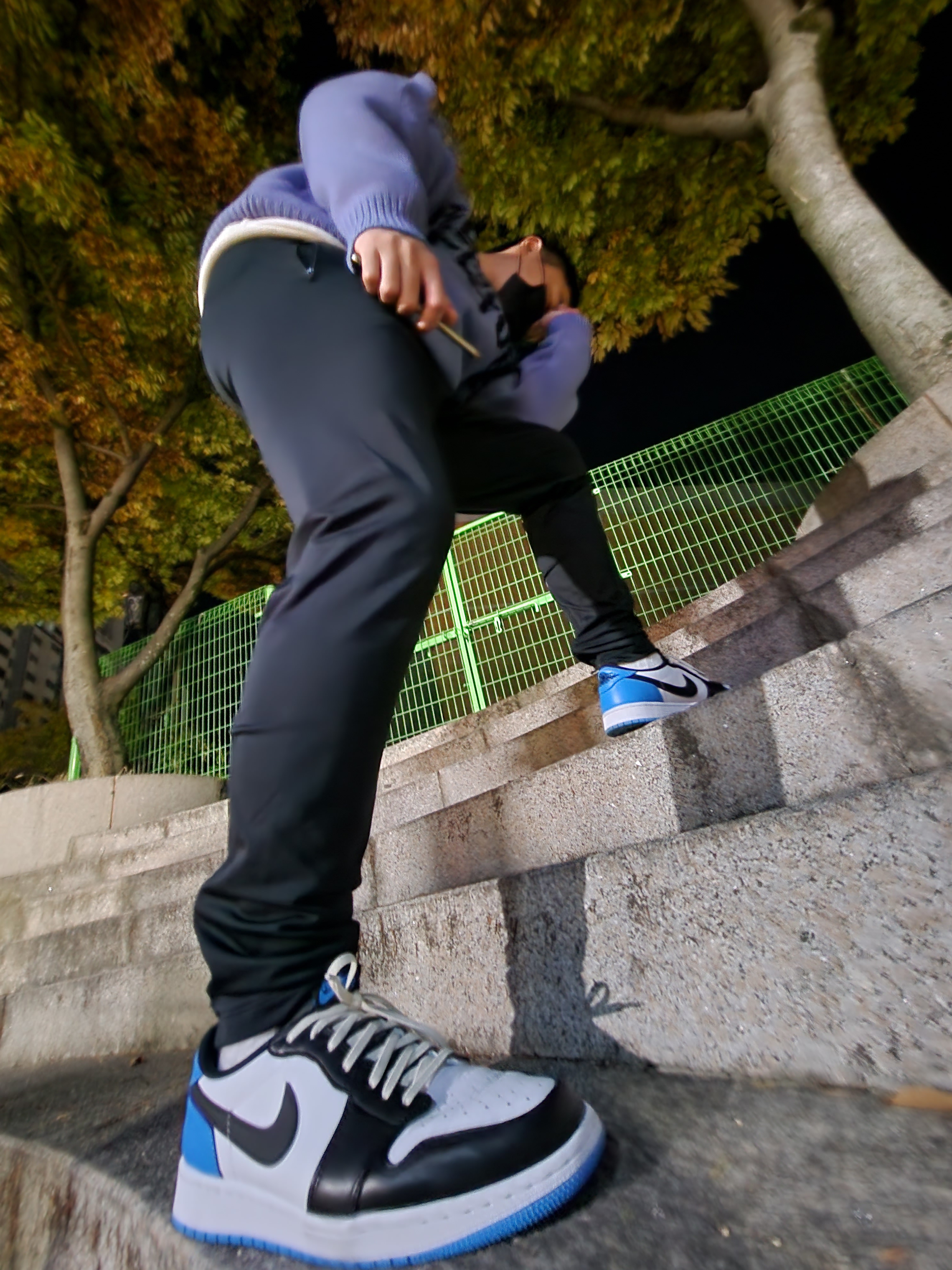 Jordan 1 Retro Low OG Black and Dark Powder Blue 착용 스타일