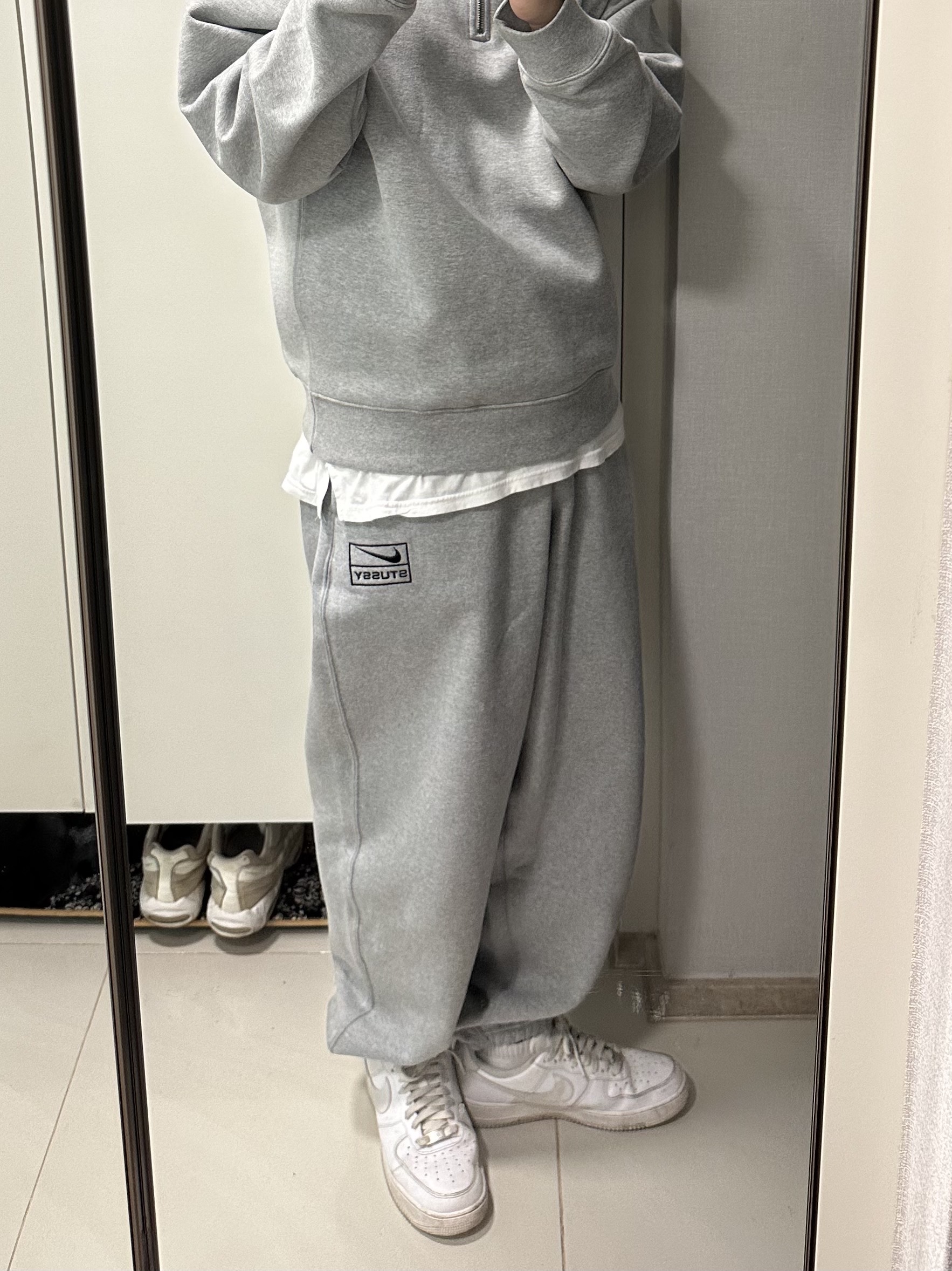 Nike x Stussy NRG RA Fleece Pants Dark Grey Heather (DJ9490-063) 착용 스타일 - 1
