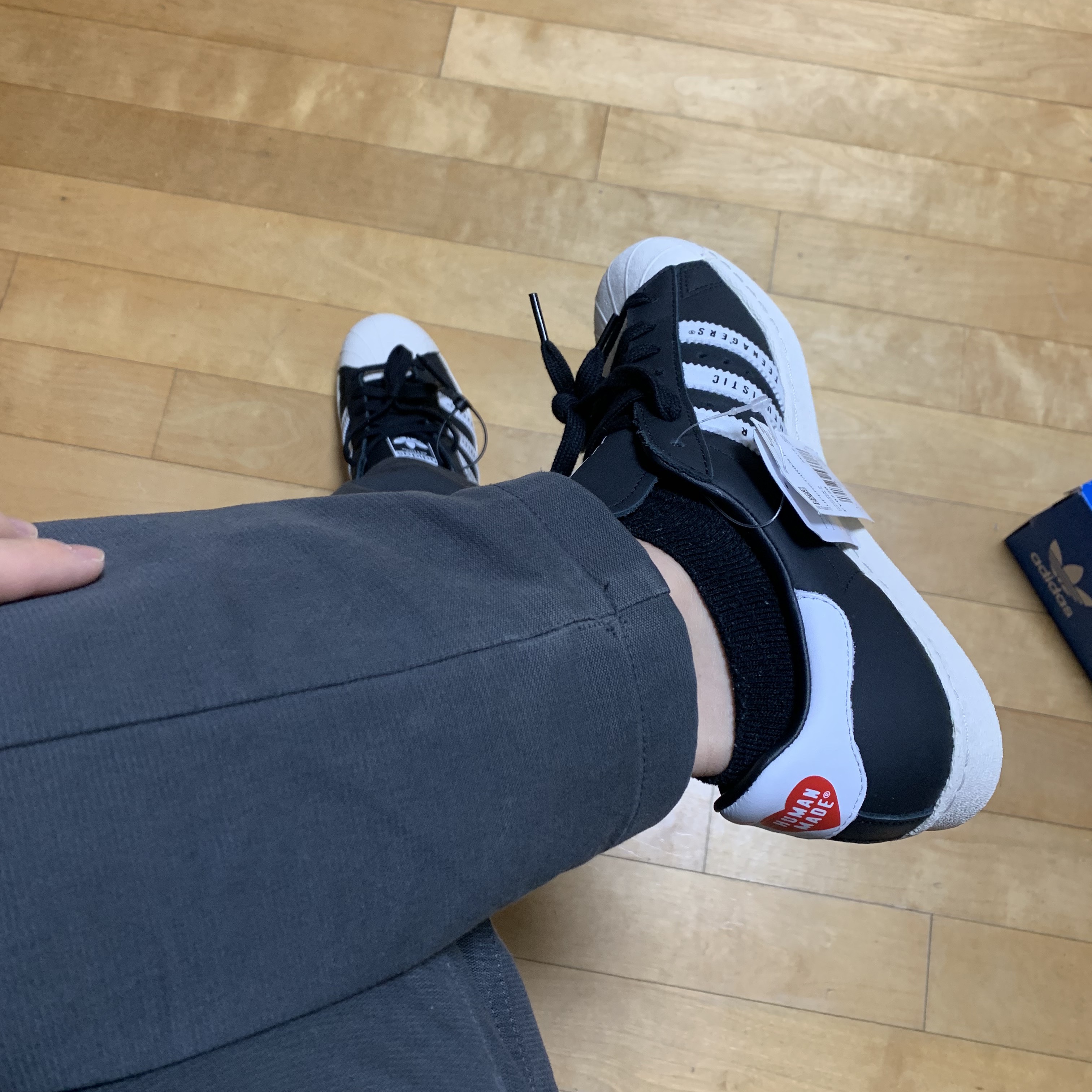 Adidas x Human Made Superstar Black White 착용 스타일 - 2