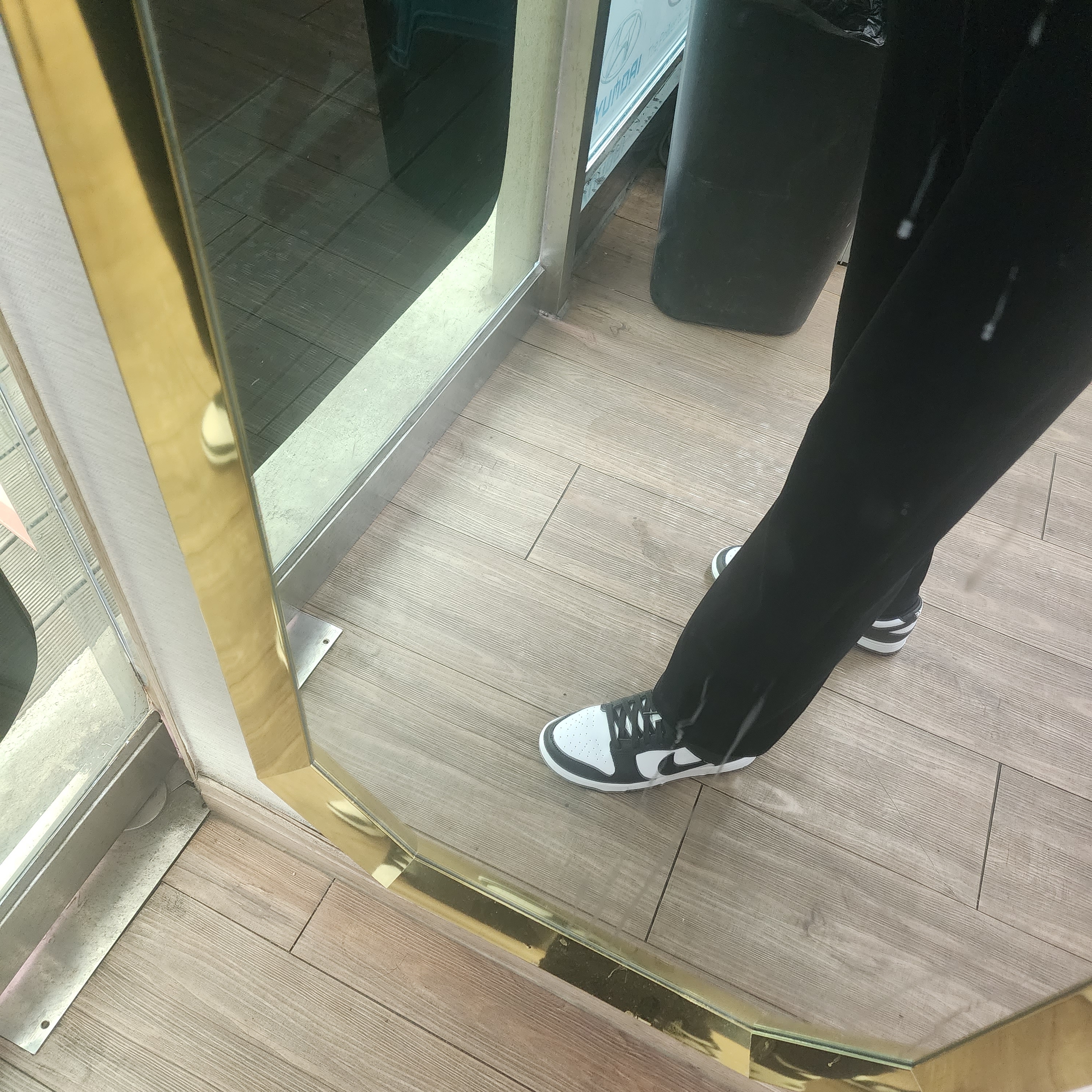 Nike Dunk Low Retro Black 착용 스타일 - 2